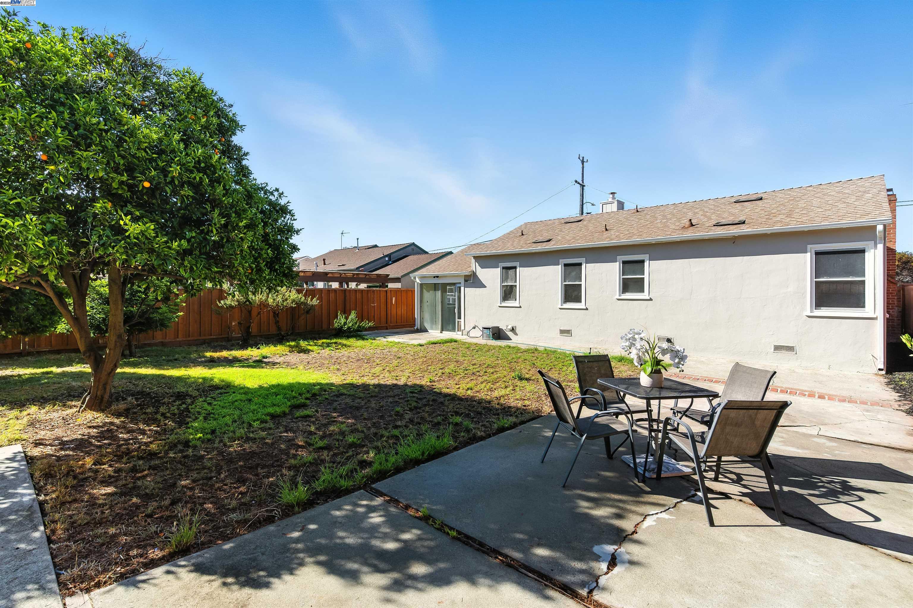 Detail Gallery Image 27 of 29 For 14740 Craft Ave, San Leandro,  CA 94578 - 2 Beds | 1 Baths