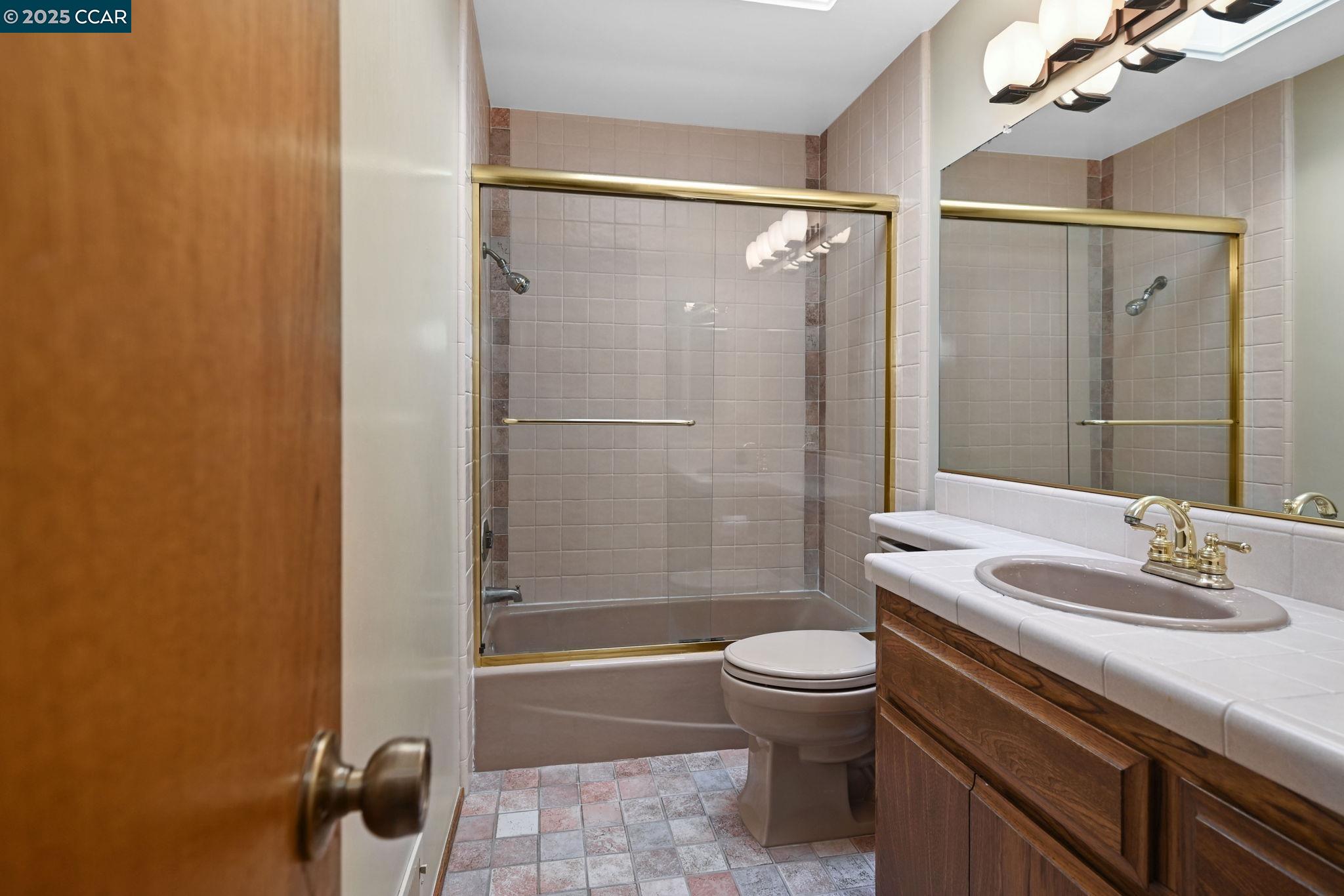 Detail Gallery Image 23 of 29 For 1170 Sunrise Hill, Concord,  CA 94518 - 3 Beds | 2/1 Baths