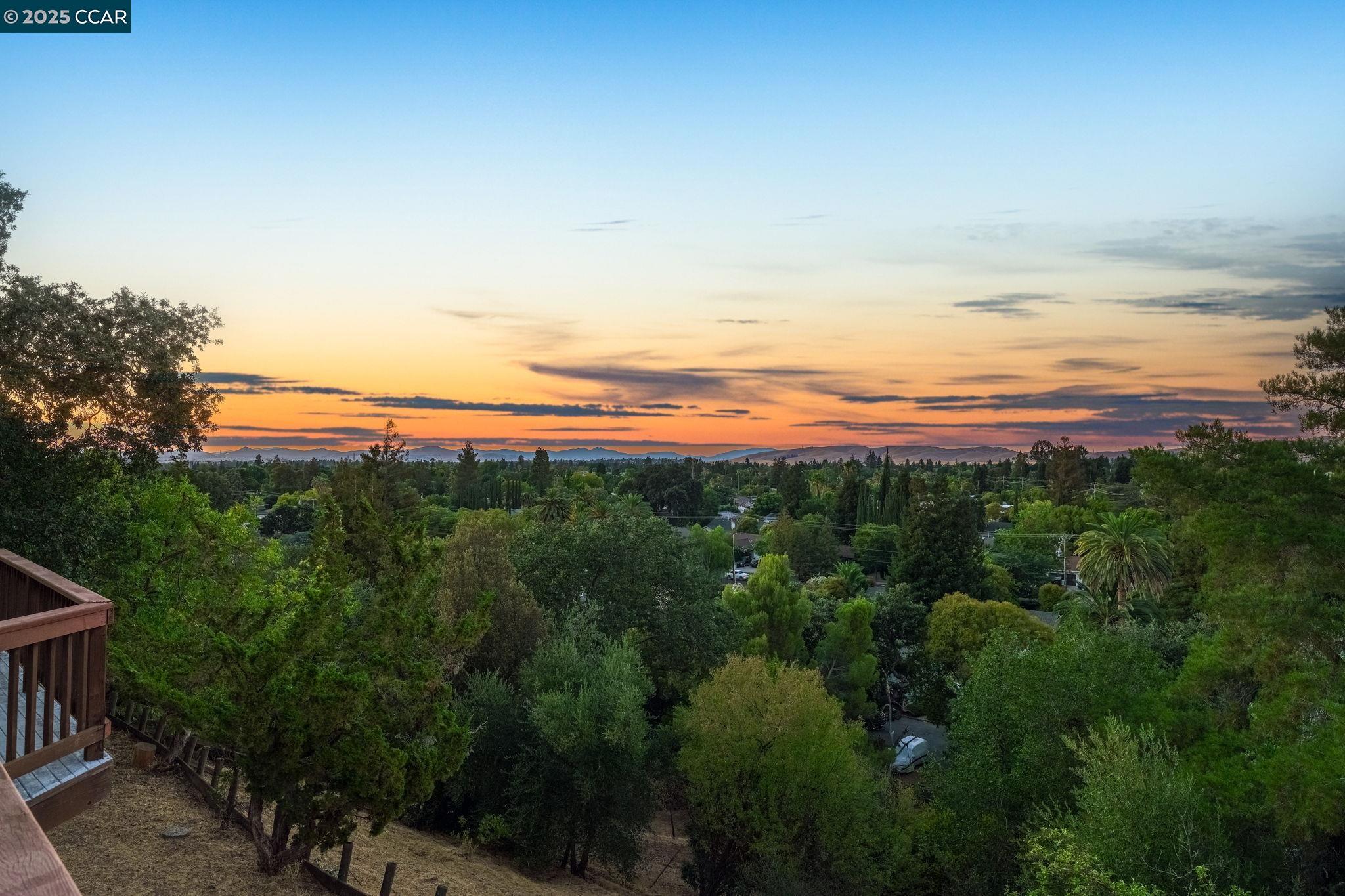 Detail Gallery Image 25 of 29 For 1170 Sunrise Hill, Concord,  CA 94518 - 3 Beds | 2/1 Baths