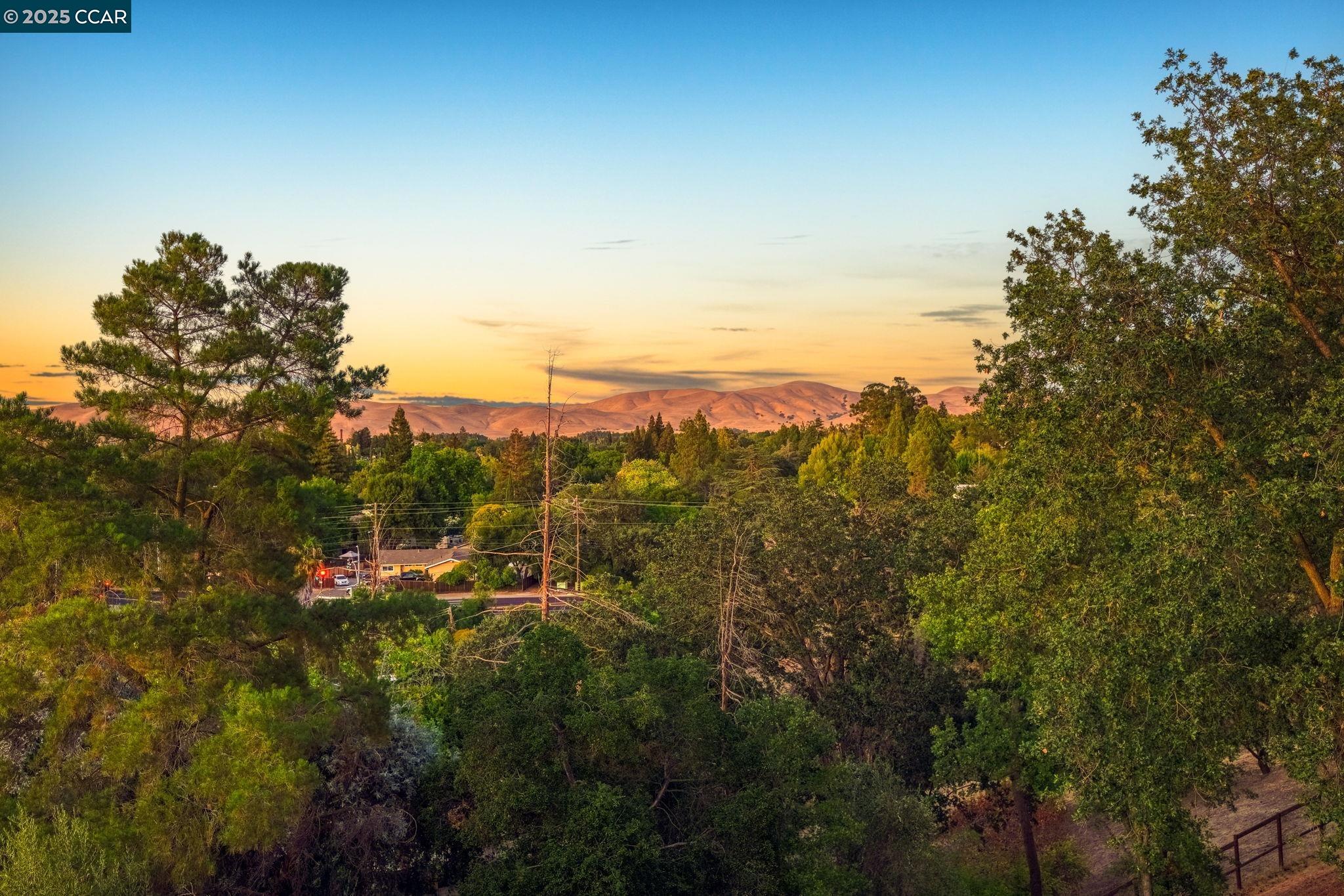 Detail Gallery Image 27 of 29 For 1170 Sunrise Hill, Concord,  CA 94518 - 3 Beds | 2/1 Baths