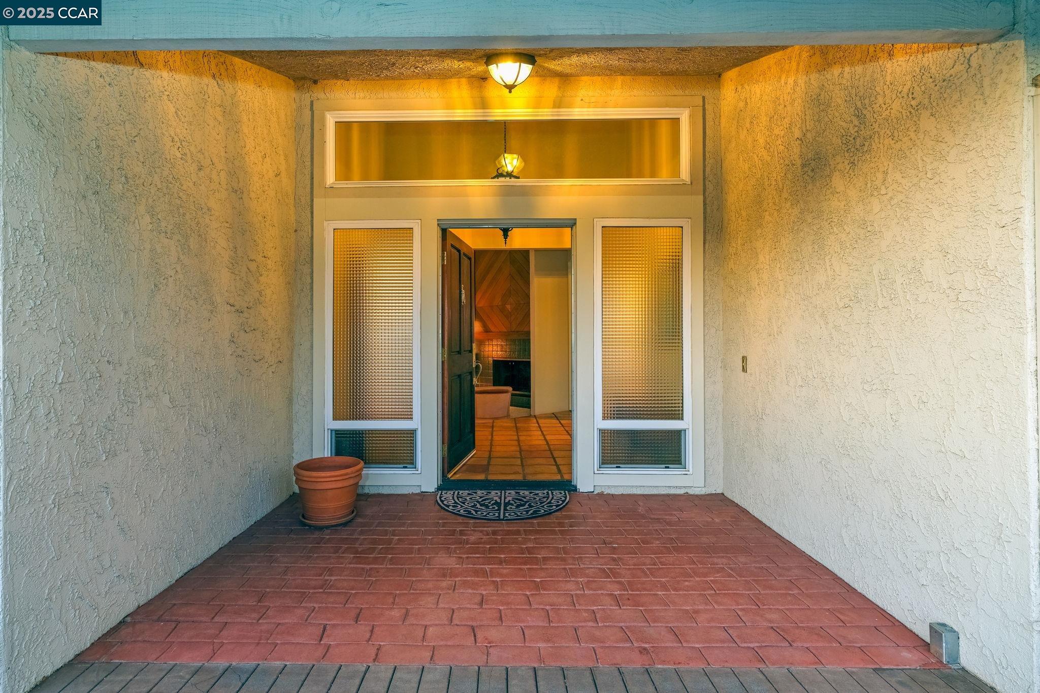Detail Gallery Image 6 of 29 For 1170 Sunrise Hill, Concord,  CA 94518 - 3 Beds | 2/1 Baths