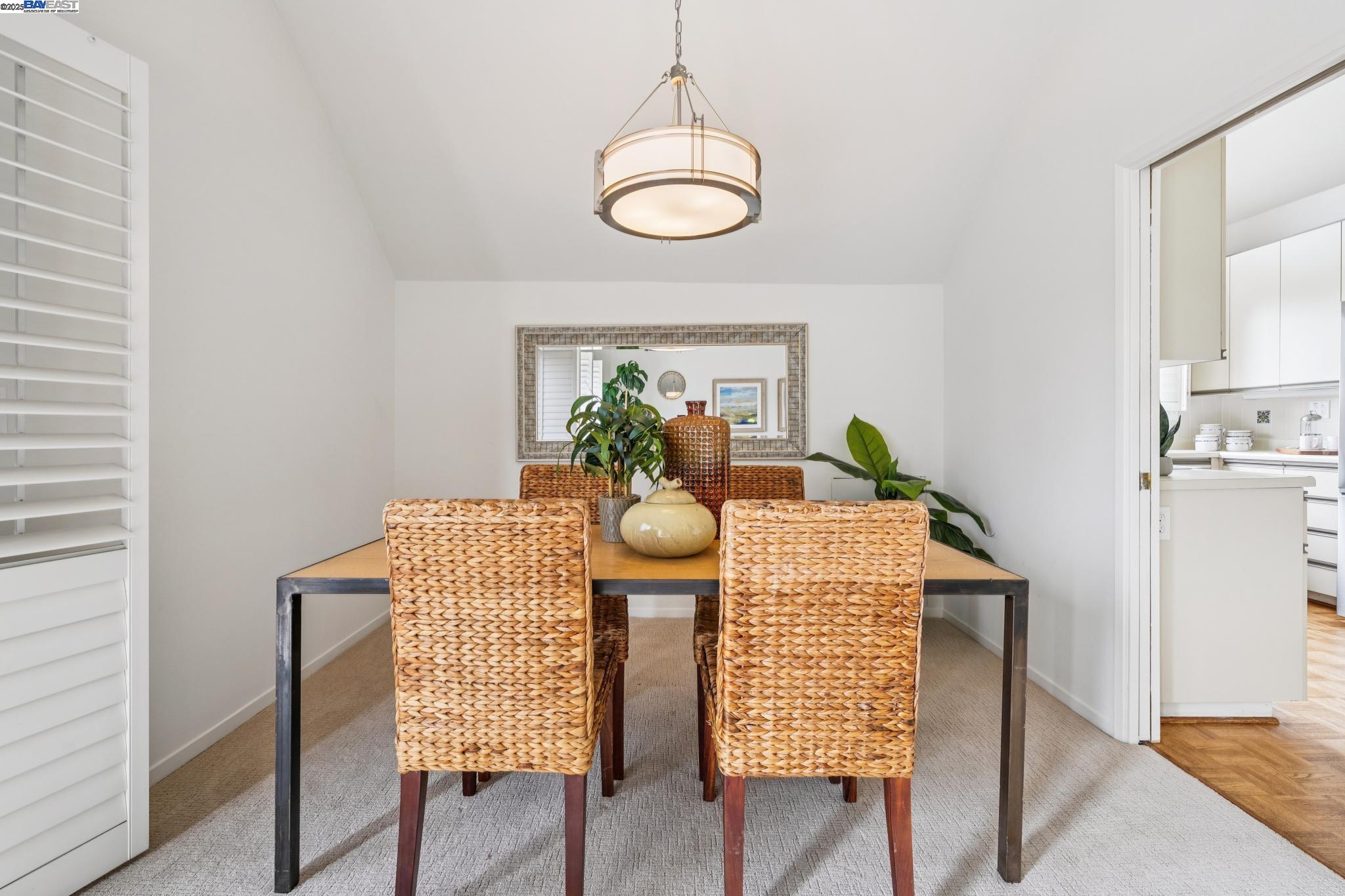 Detail Gallery Image 23 of 59 For 937 Independence Dr, Alameda,  CA 94501 - 2 Beds | 2 Baths