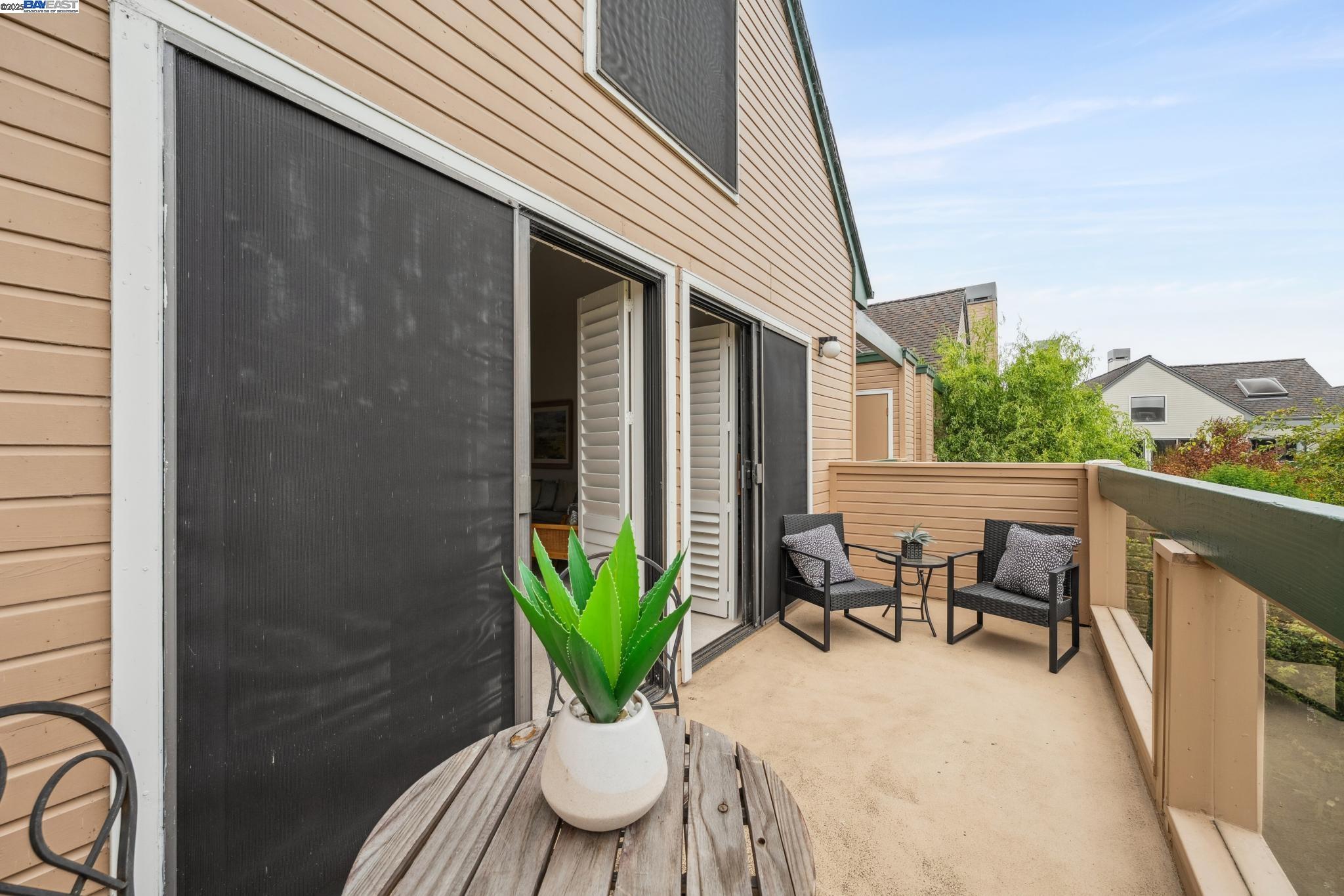 Detail Gallery Image 26 of 59 For 937 Independence Dr, Alameda,  CA 94501 - 2 Beds | 2 Baths
