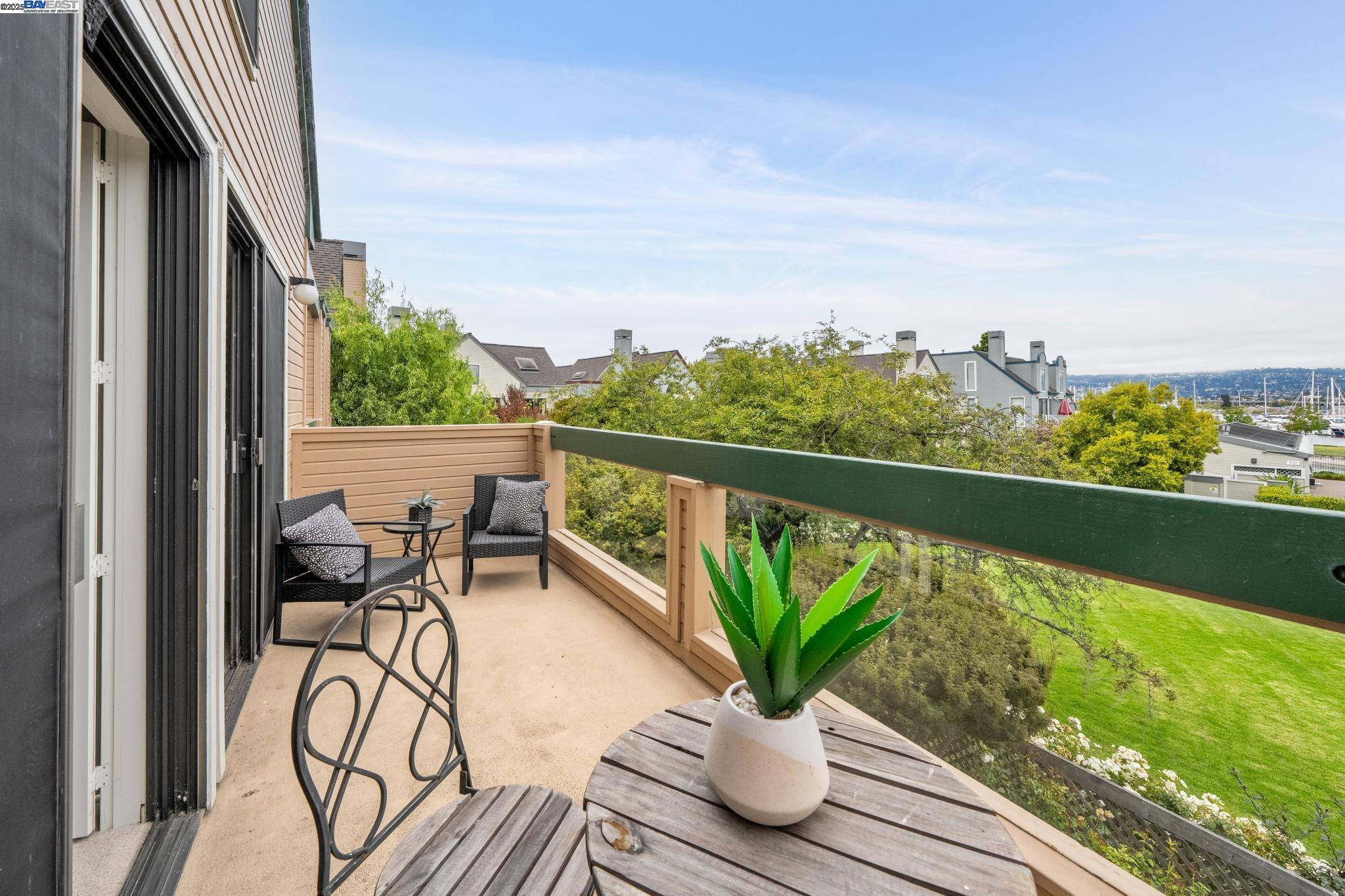 Detail Gallery Image 28 of 59 For 937 Independence Dr, Alameda,  CA 94501 - 2 Beds | 2 Baths