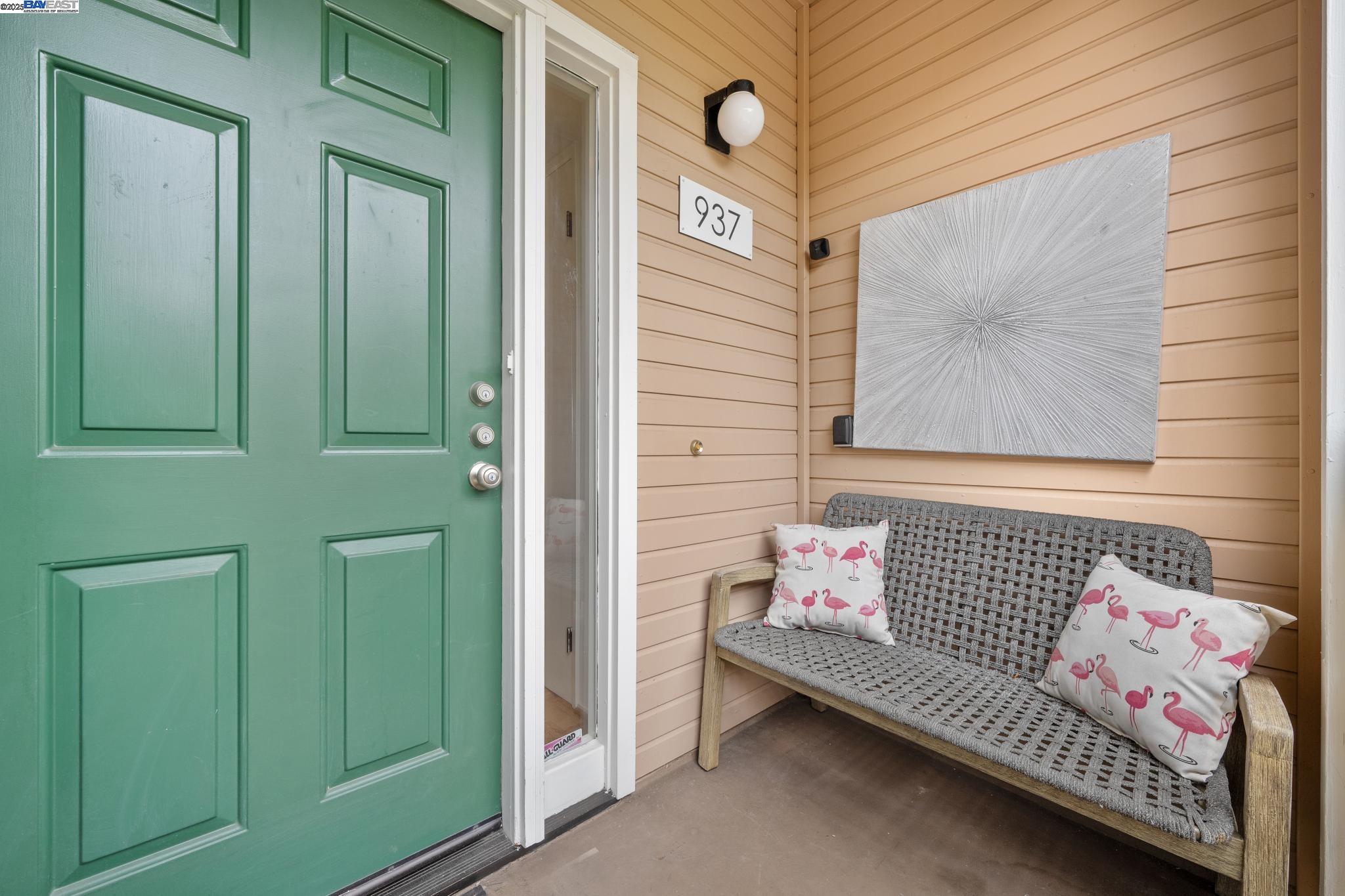 Detail Gallery Image 4 of 59 For 937 Independence Dr, Alameda,  CA 94501 - 2 Beds | 2 Baths