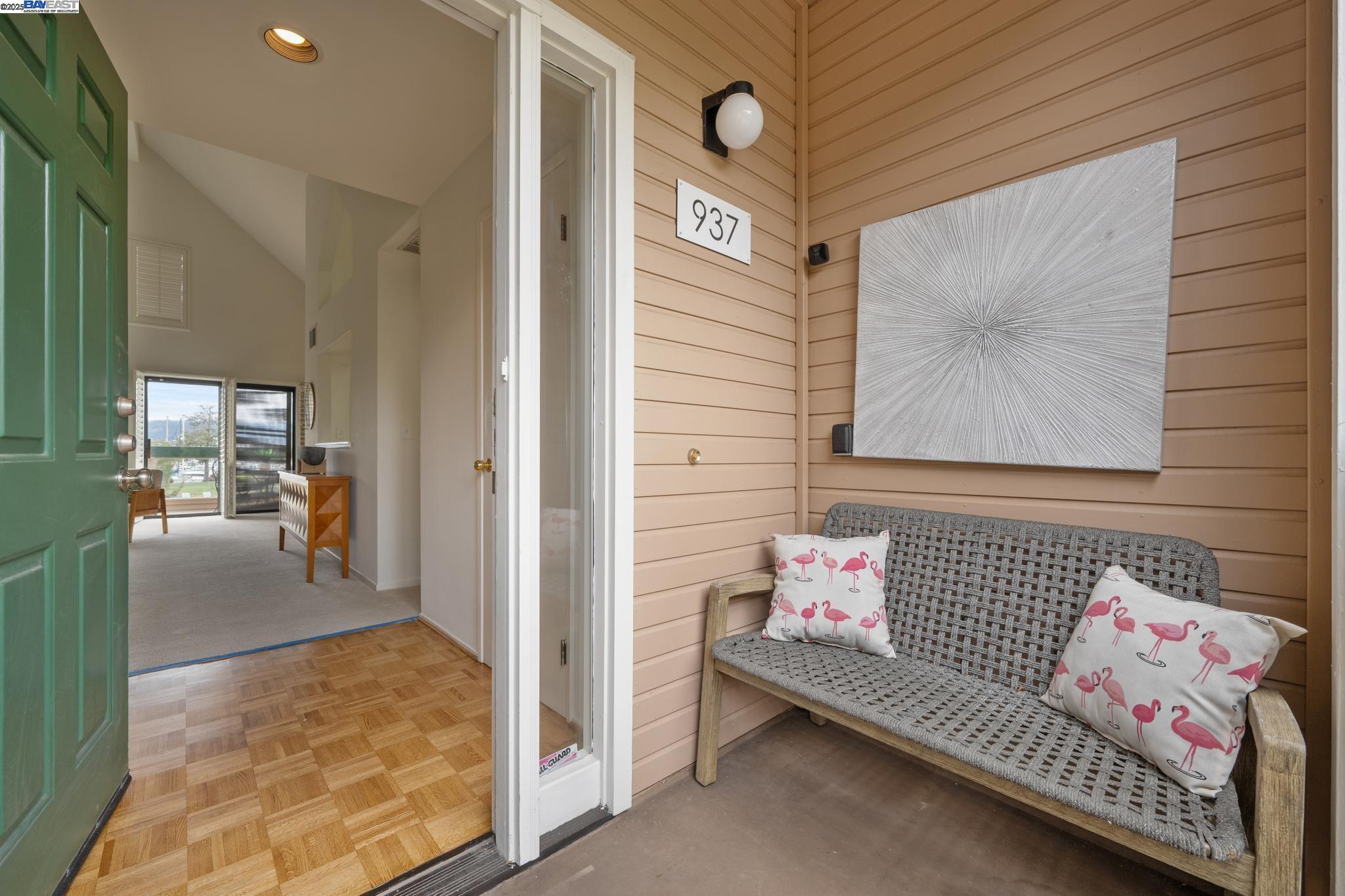 Detail Gallery Image 5 of 59 For 937 Independence Dr, Alameda,  CA 94501 - 2 Beds | 2 Baths