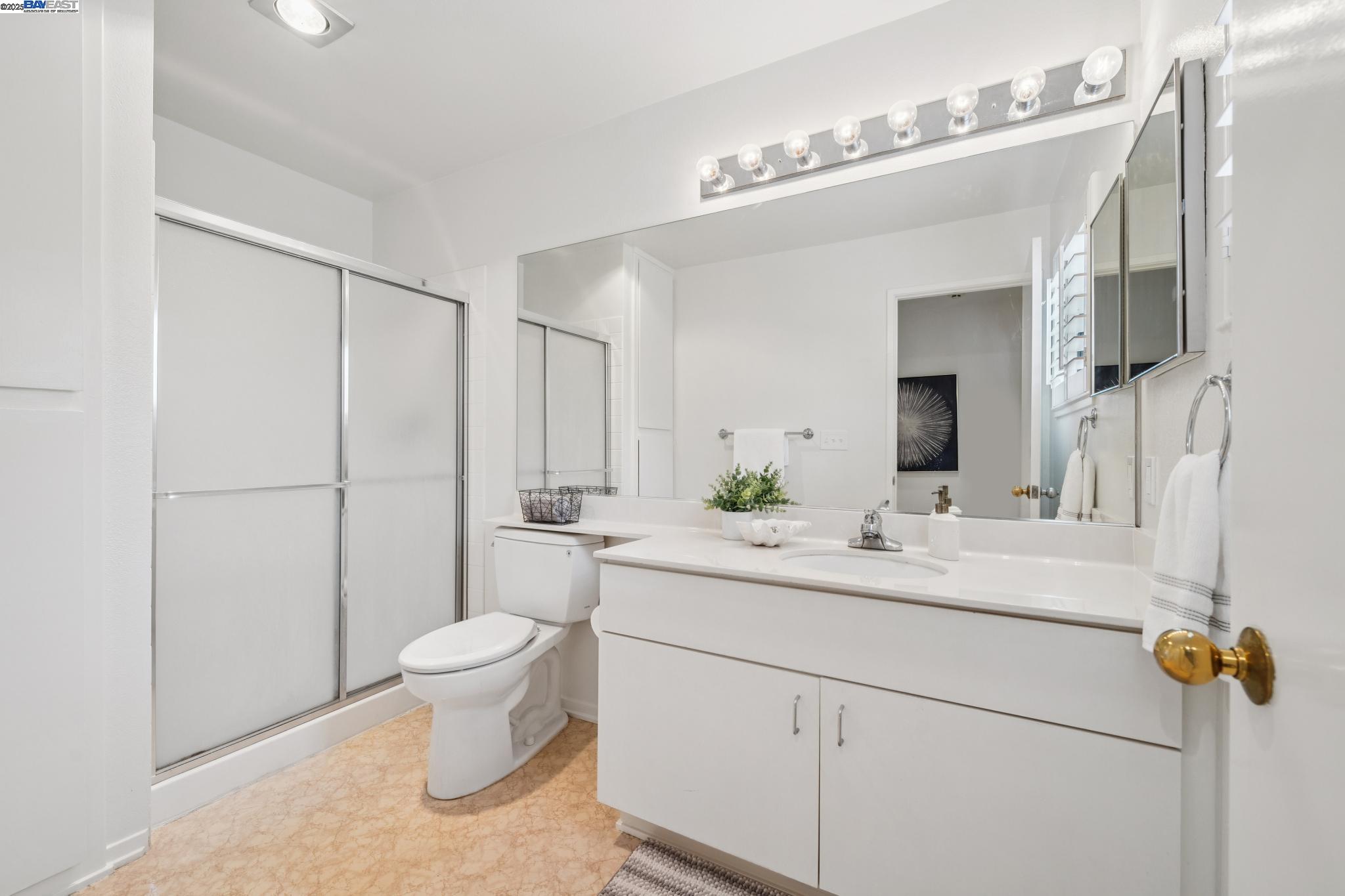 Detail Gallery Image 44 of 59 For 937 Independence Dr, Alameda,  CA 94501 - 2 Beds | 2 Baths