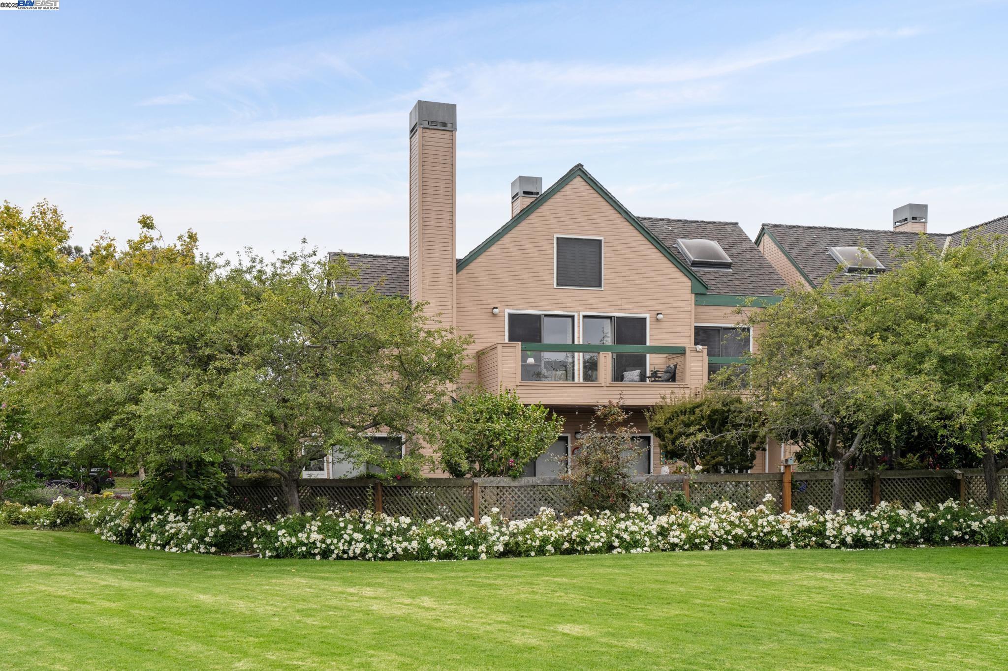 Detail Gallery Image 53 of 59 For 937 Independence Dr, Alameda,  CA 94501 - 2 Beds | 2 Baths