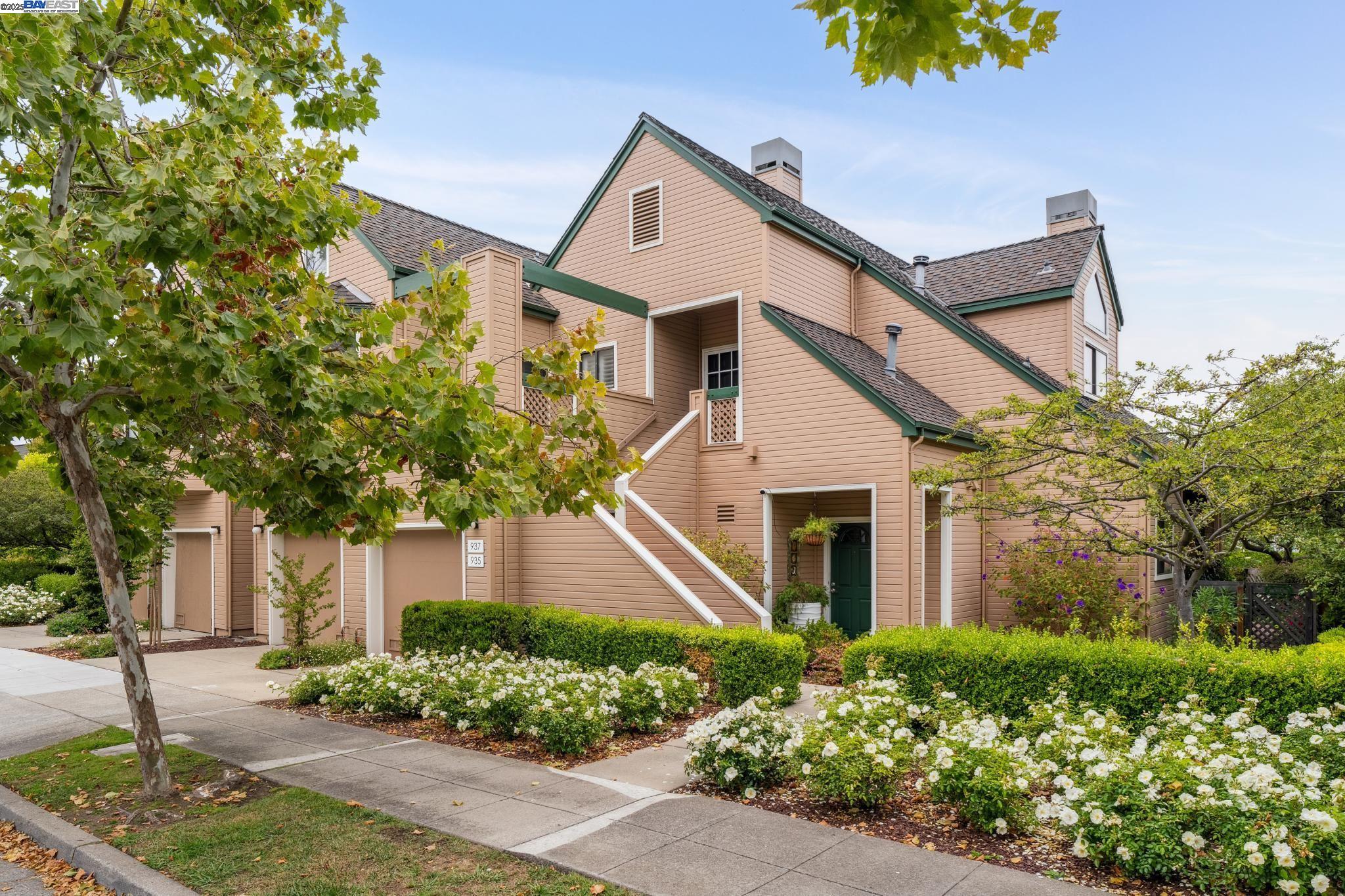 Detail Gallery Image 8 of 59 For 937 Independence Dr, Alameda,  CA 94501 - 2 Beds | 2 Baths