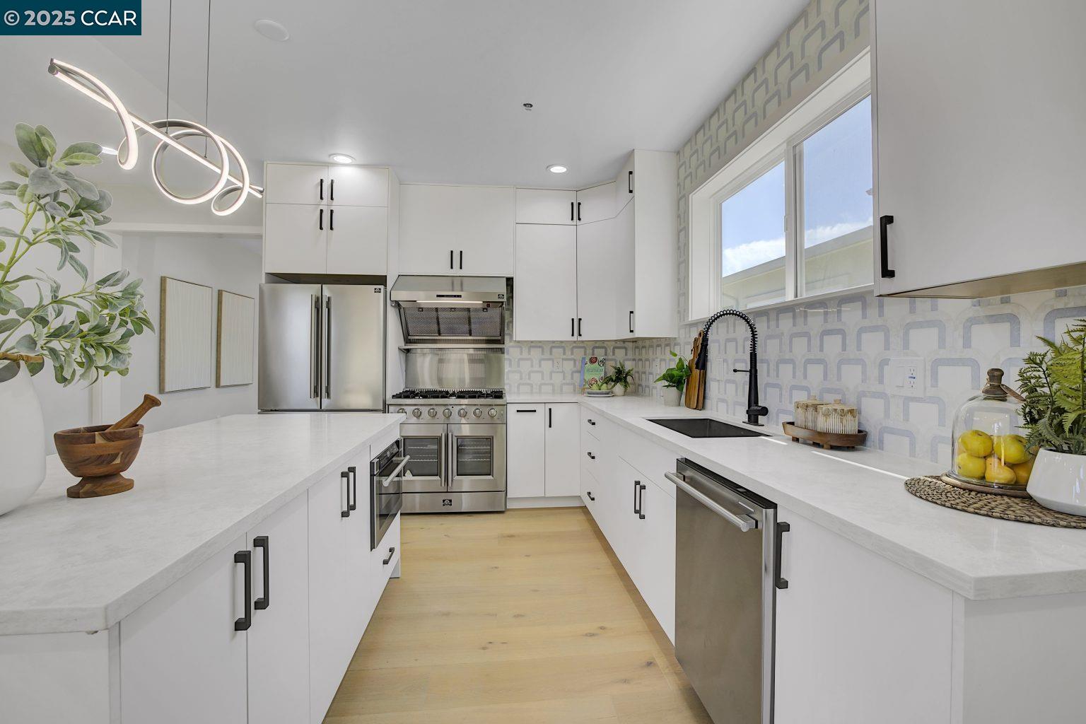 Detail Gallery Image 11 of 36 For 34926 Moina Shaiq Common, Fremont,  CA 94555 - 4 Beds | 3 Baths
