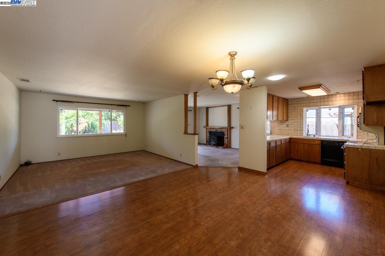 Detail Gallery Image 18 of 36 For 38071 3rd St, Fremont,  CA 94536 - 3 Beds | 2 Baths
