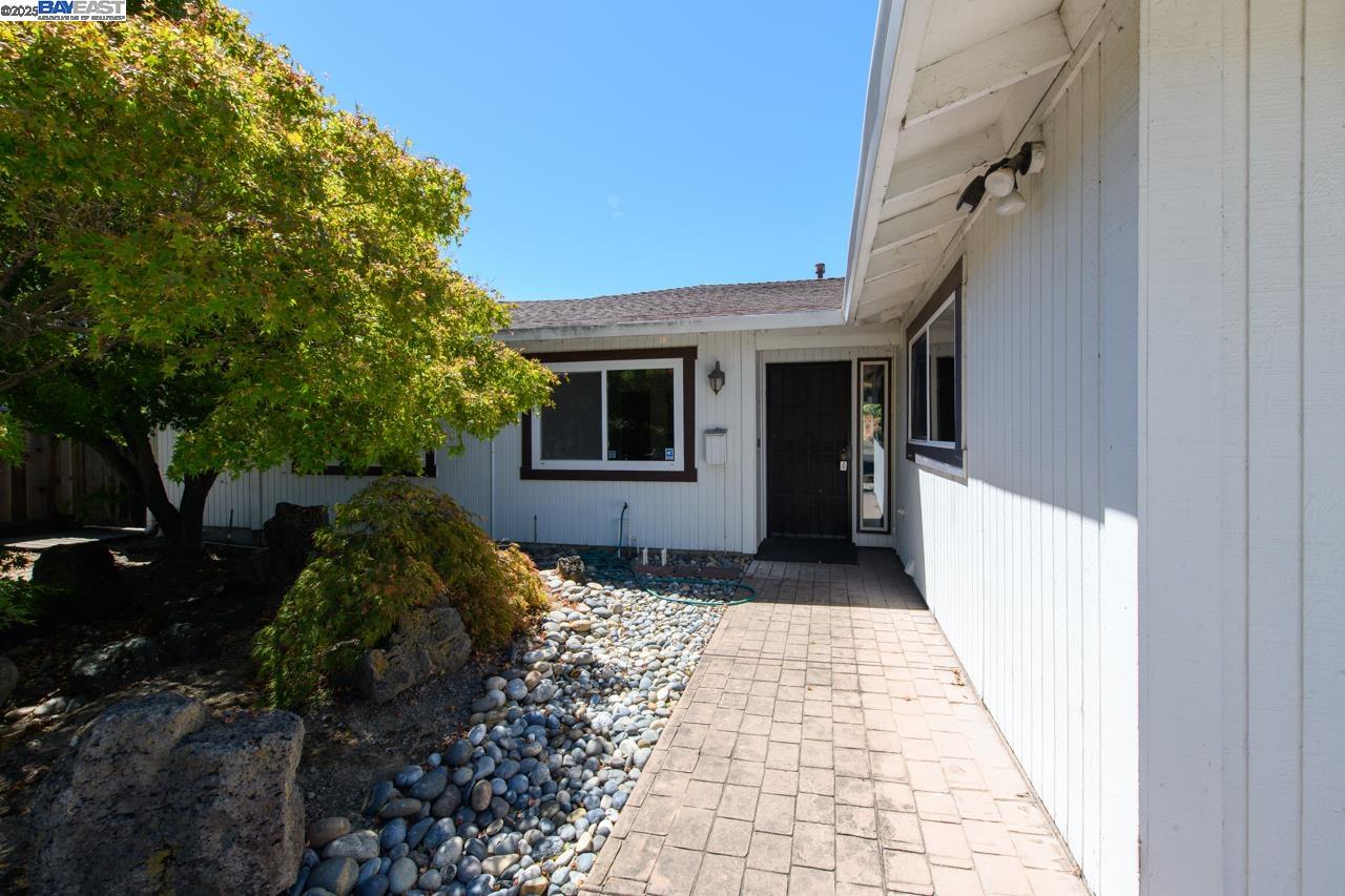 Detail Gallery Image 4 of 36 For 38071 3rd St, Fremont,  CA 94536 - 3 Beds | 2 Baths