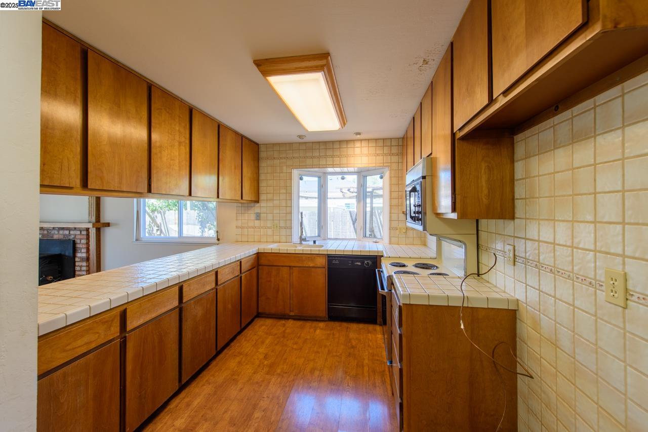 Detail Gallery Image 9 of 36 For 38071 3rd St, Fremont,  CA 94536 - 3 Beds | 2 Baths