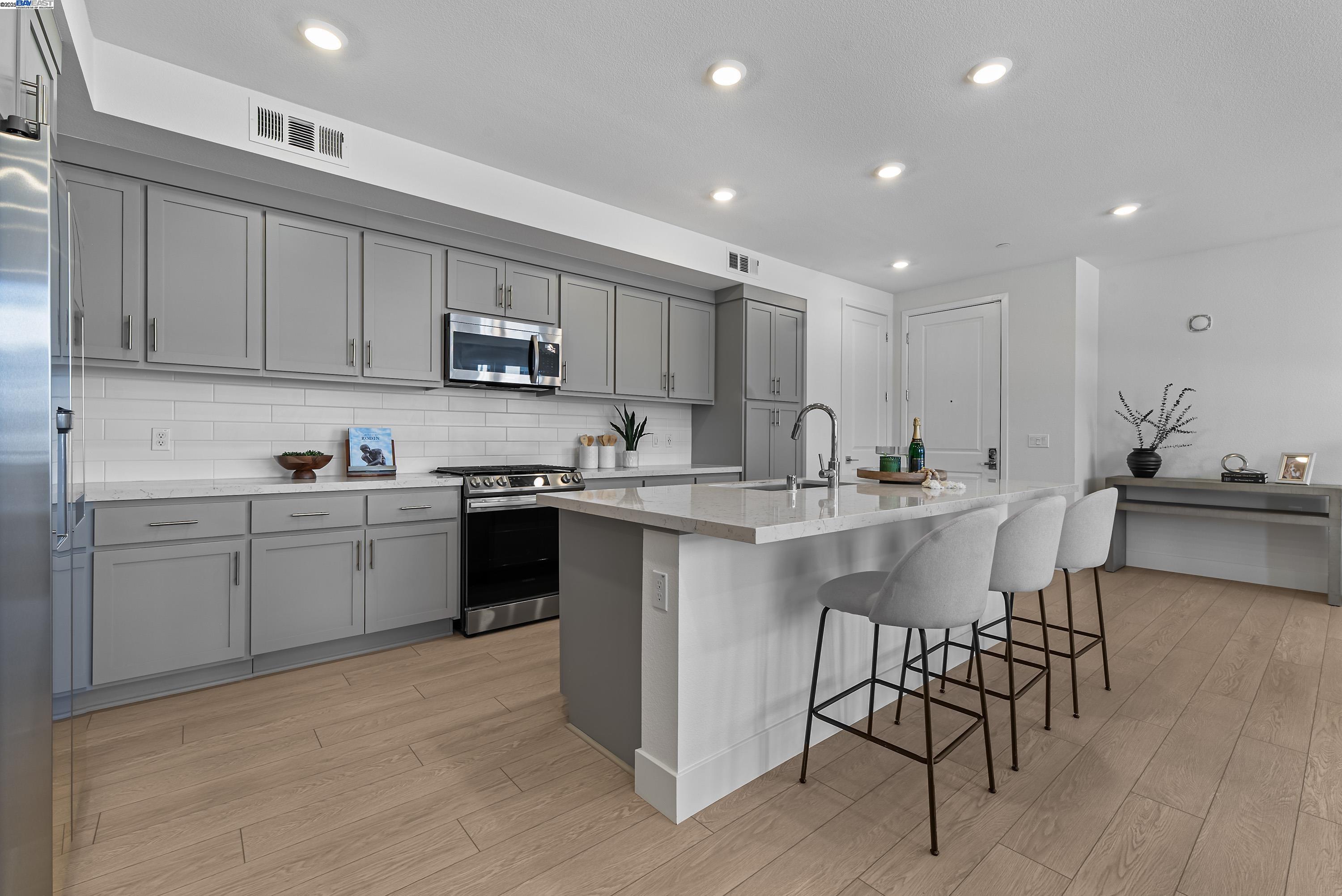 Detail Gallery Image 12 of 45 For 44867 S Grimmer Blvd #300,  Fremont,  CA 94538 - 2 Beds | 2 Baths
