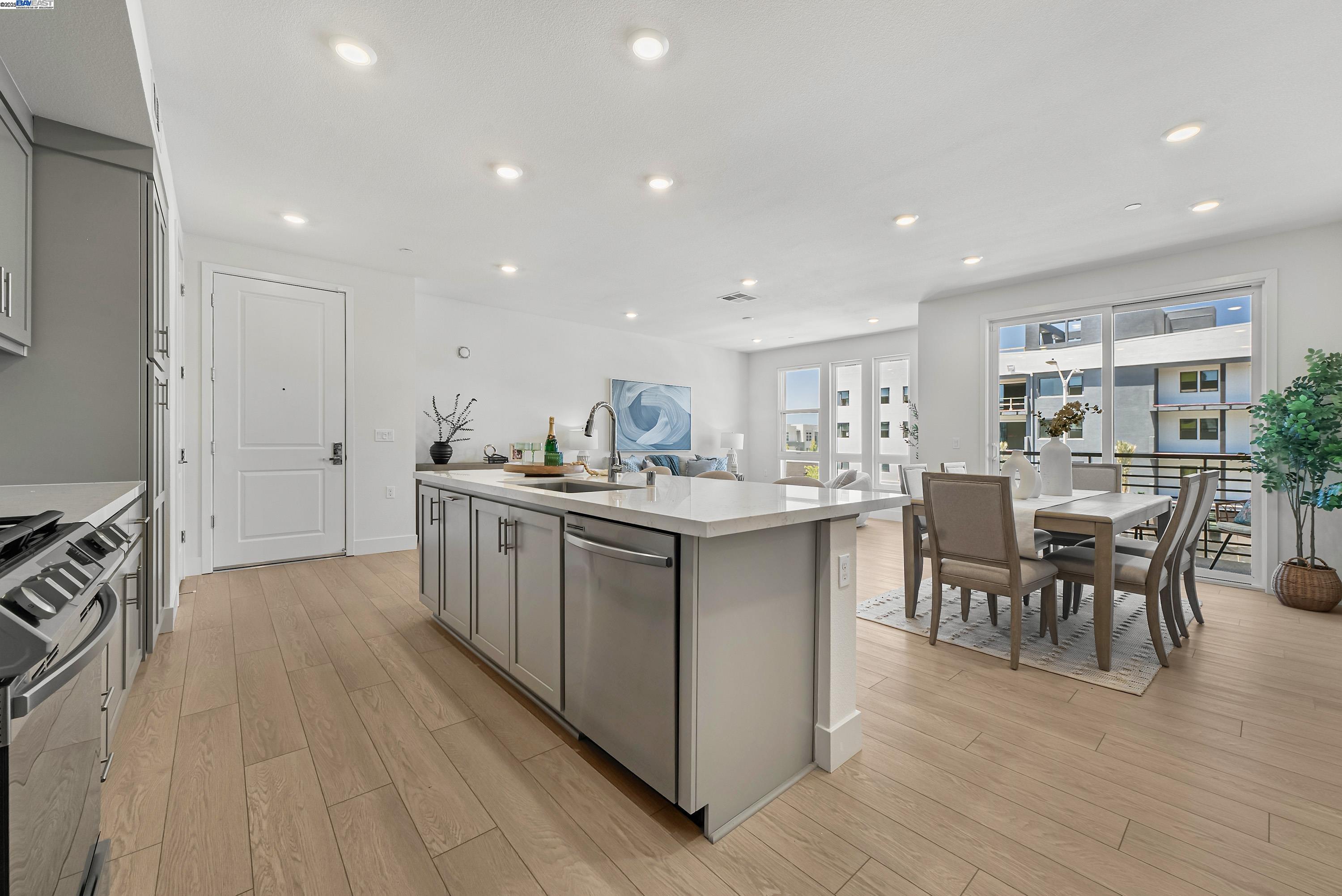 Detail Gallery Image 14 of 45 For 44867 S Grimmer Blvd #300,  Fremont,  CA 94538 - 2 Beds | 2 Baths