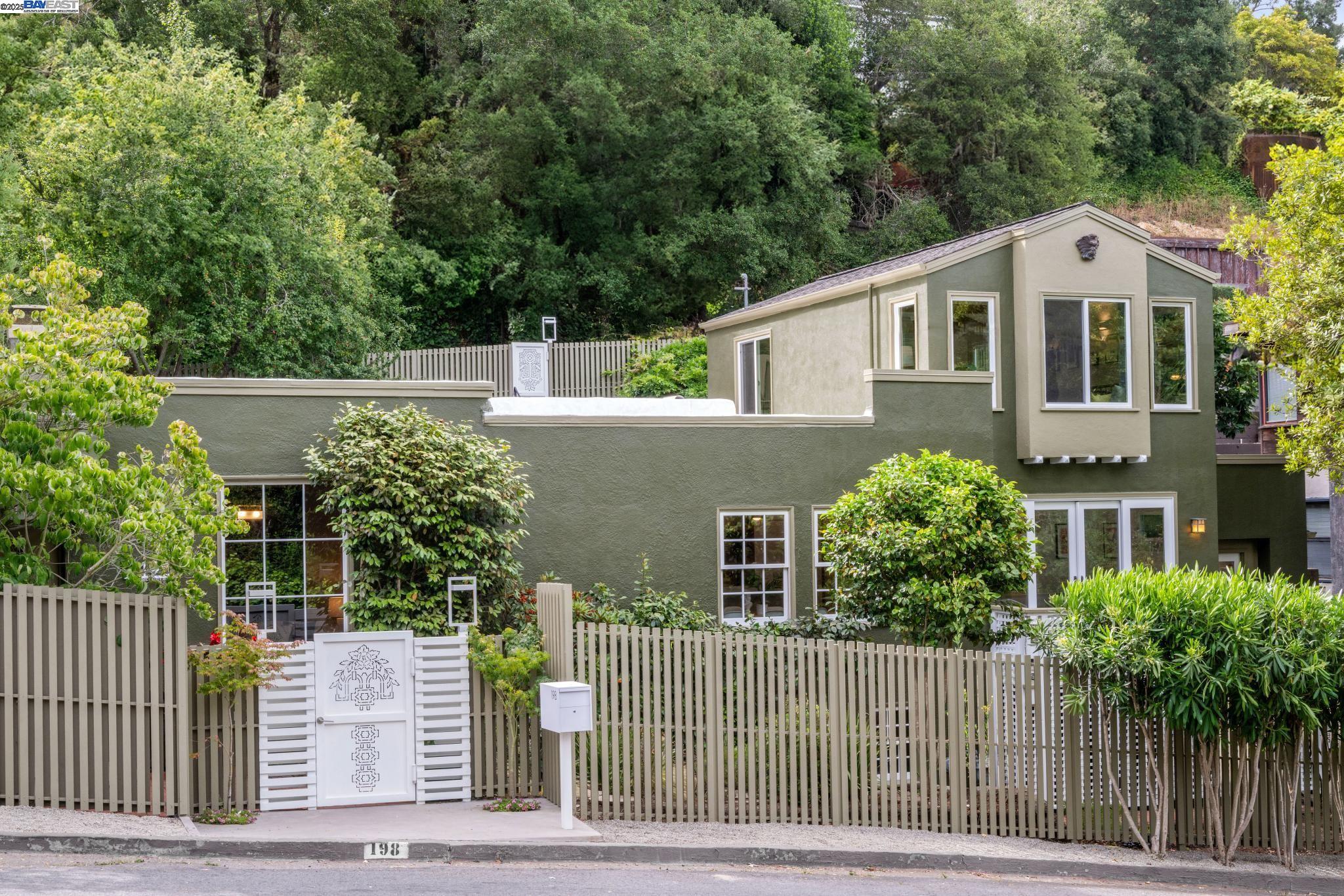 Detail Gallery Image 1 of 60 For 198 Bret Harte Road, Berkeley,  CA 94708 - 3 Beds | 2/1 Baths