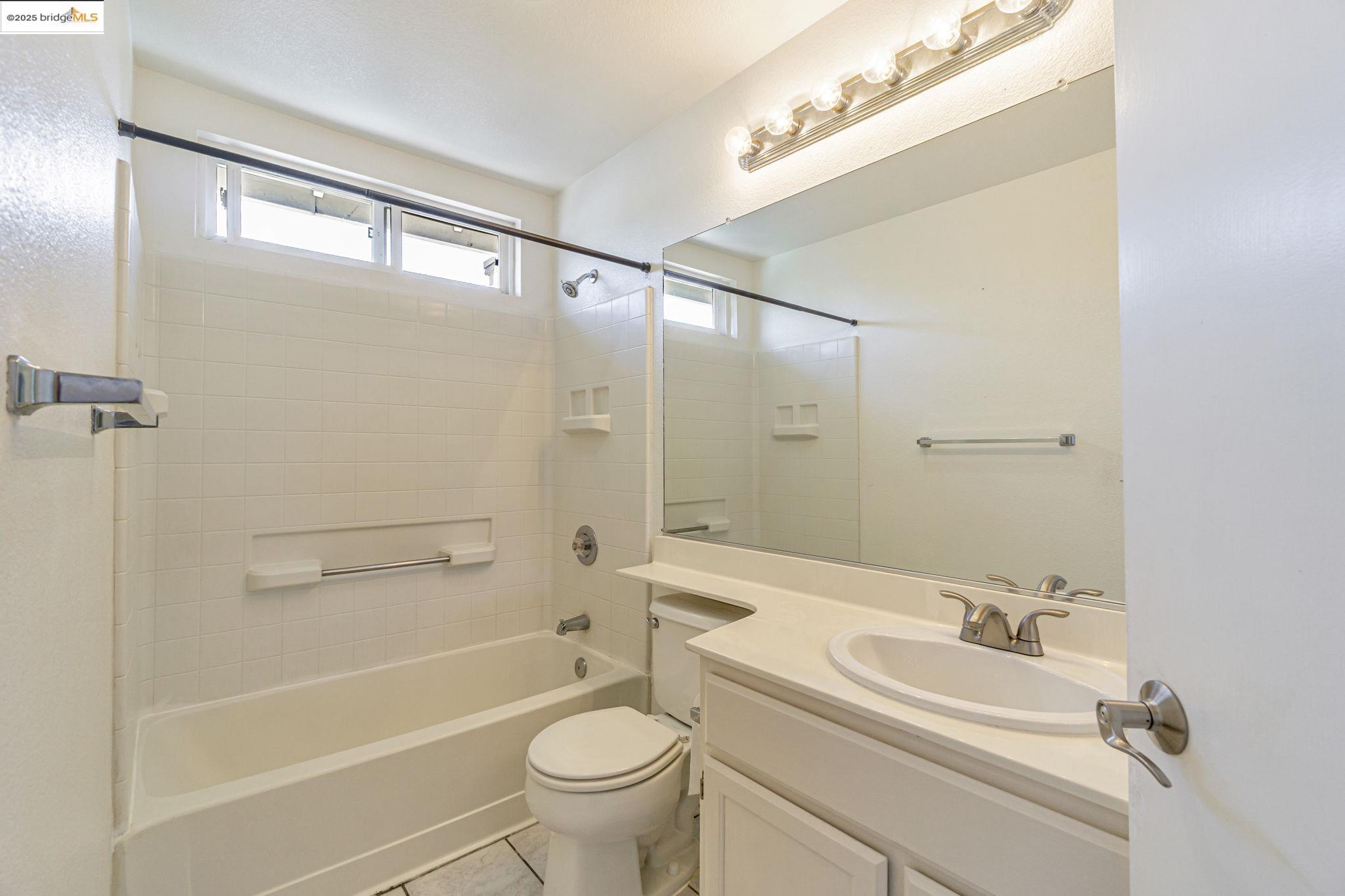 Detail Gallery Image 34 of 49 For 1828 Shadowcliff Way, Brentwood,  CA 94513 - 4 Beds | 3 Baths