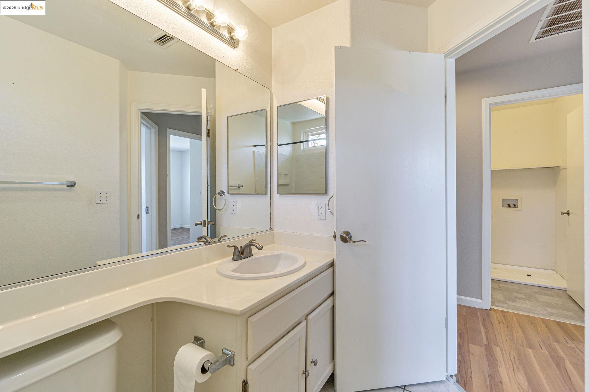 Detail Gallery Image 35 of 49 For 1828 Shadowcliff Way, Brentwood,  CA 94513 - 4 Beds | 3 Baths
