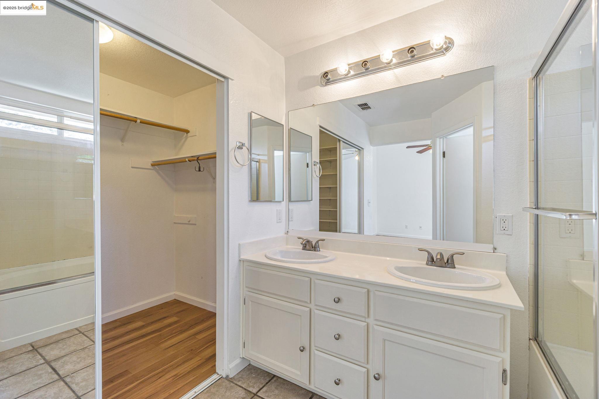 Detail Gallery Image 37 of 49 For 1828 Shadowcliff Way, Brentwood,  CA 94513 - 4 Beds | 3 Baths