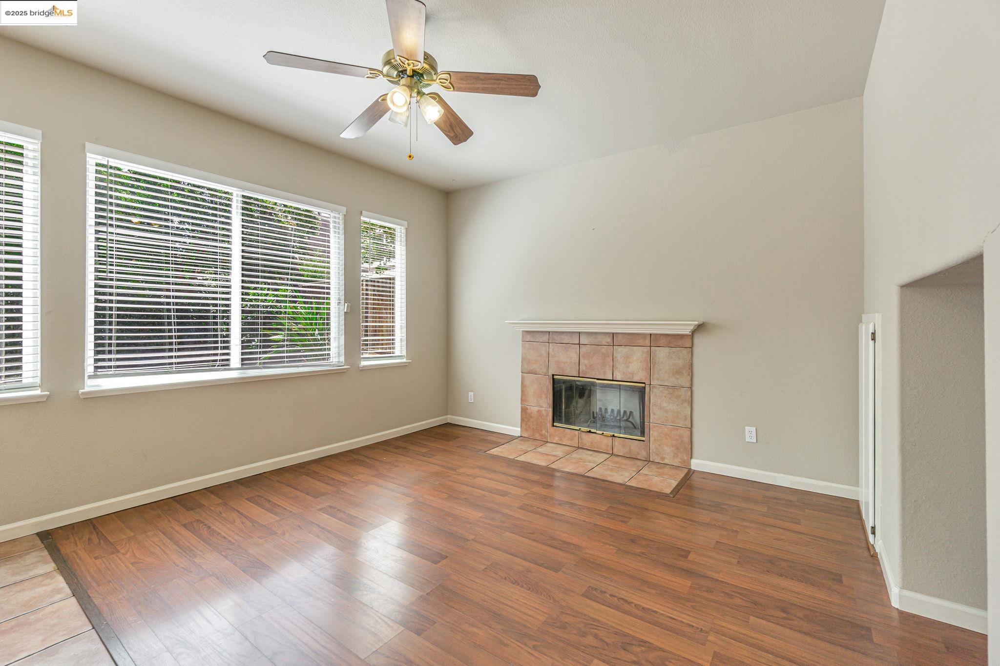 Detail Gallery Image 9 of 49 For 1828 Shadowcliff Way, Brentwood,  CA 94513 - 4 Beds | 3 Baths