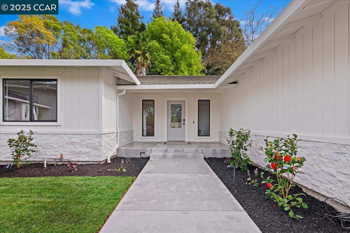 Detail Gallery Image 12 of 60 For 721 Sinnet Ct, Danville,  CA 94526 - 3 Beds | 2/1 Baths
