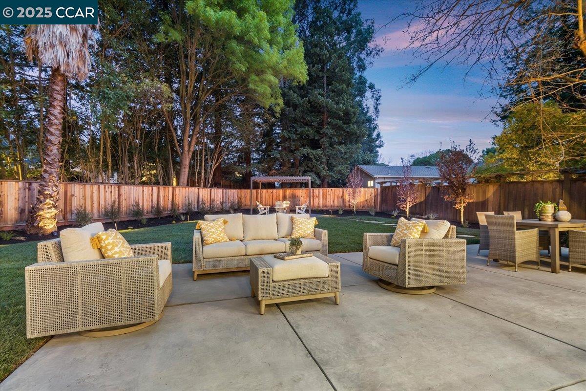 Detail Gallery Image 3 of 60 For 721 Sinnet Ct, Danville,  CA 94526 - 3 Beds | 2/1 Baths