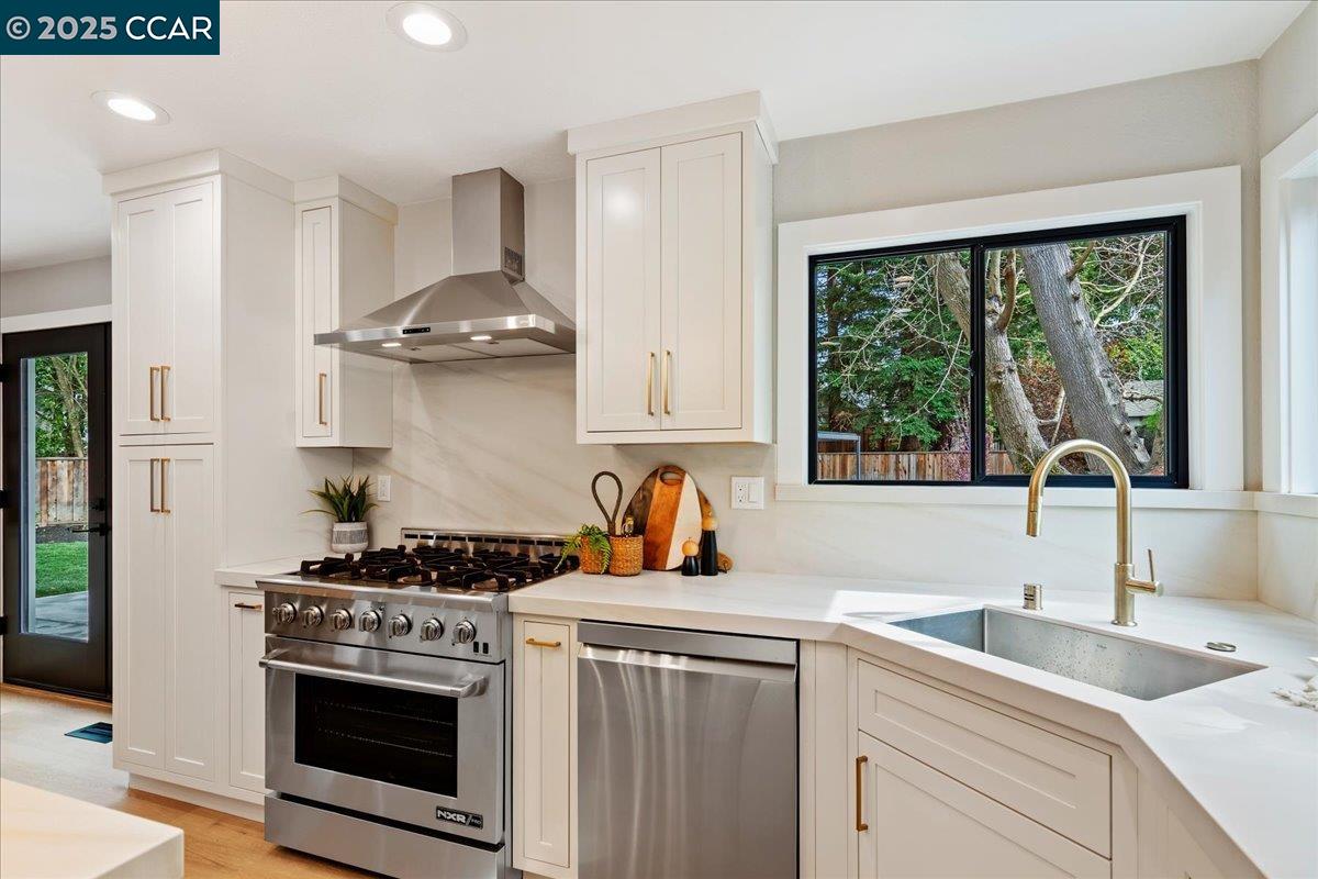 Detail Gallery Image 27 of 60 For 721 Sinnet Ct, Danville,  CA 94526 - 3 Beds | 2/1 Baths