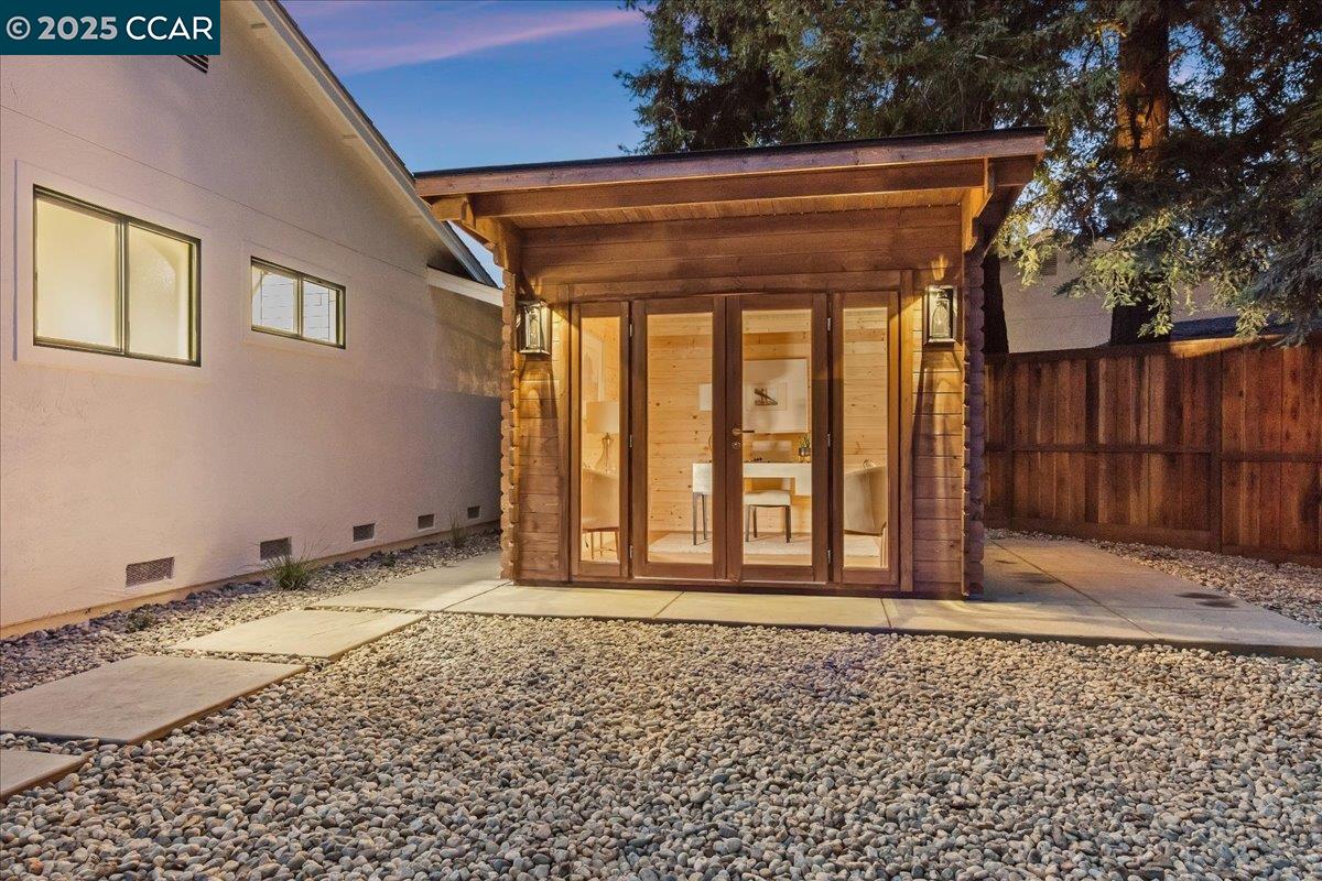 Detail Gallery Image 5 of 60 For 721 Sinnet Ct, Danville,  CA 94526 - 3 Beds | 2/1 Baths