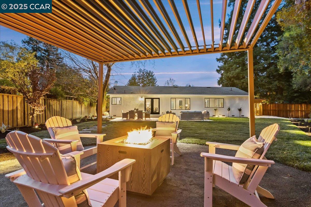 Detail Gallery Image 8 of 60 For 721 Sinnet Ct, Danville,  CA 94526 - 3 Beds | 2/1 Baths