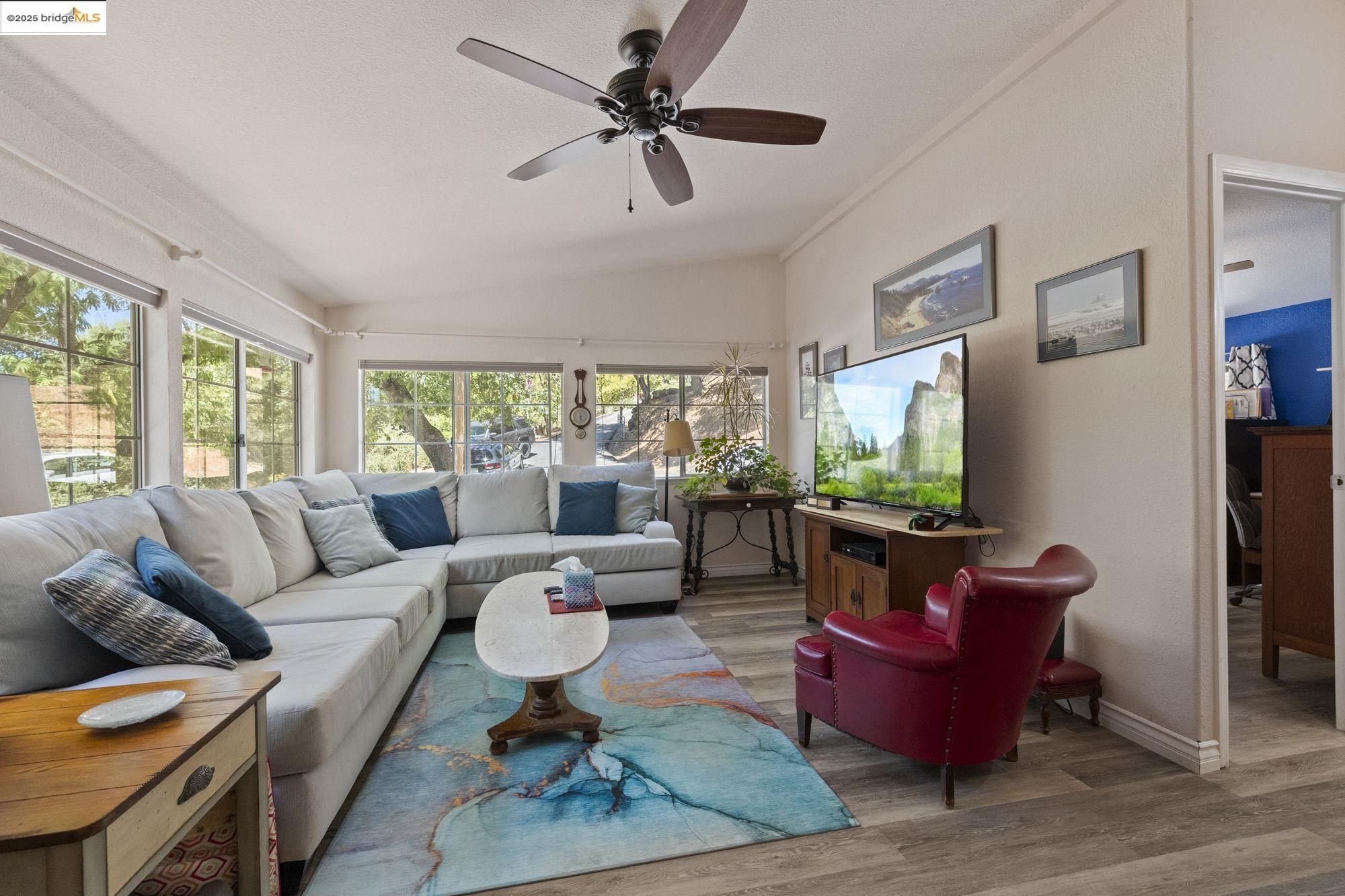 Detail Gallery Image 11 of 28 For 19326 Susan Way, Sonora,  CA 95370-9209 - 3 Beds | 2 Baths