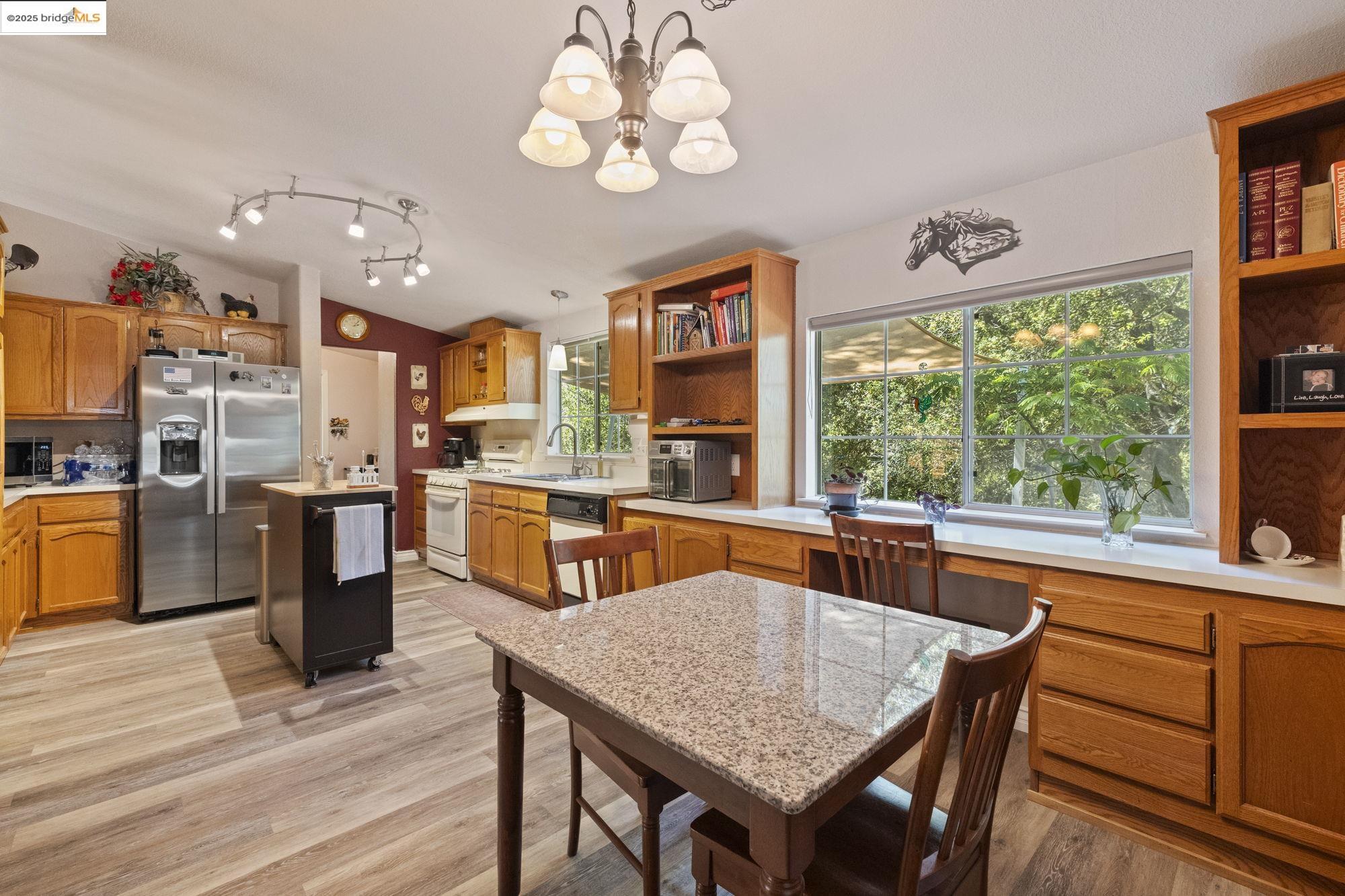 Detail Gallery Image 15 of 28 For 19326 Susan Way, Sonora,  CA 95370-9209 - 3 Beds | 2 Baths