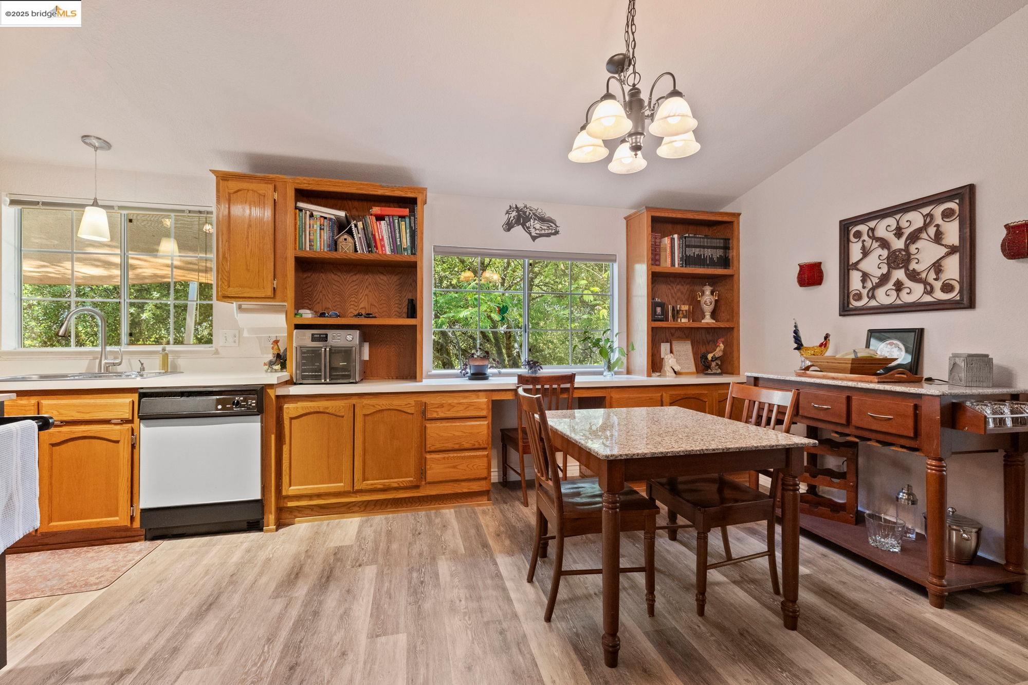 Detail Gallery Image 17 of 28 For 19326 Susan Way, Sonora,  CA 95370-9209 - 3 Beds | 2 Baths