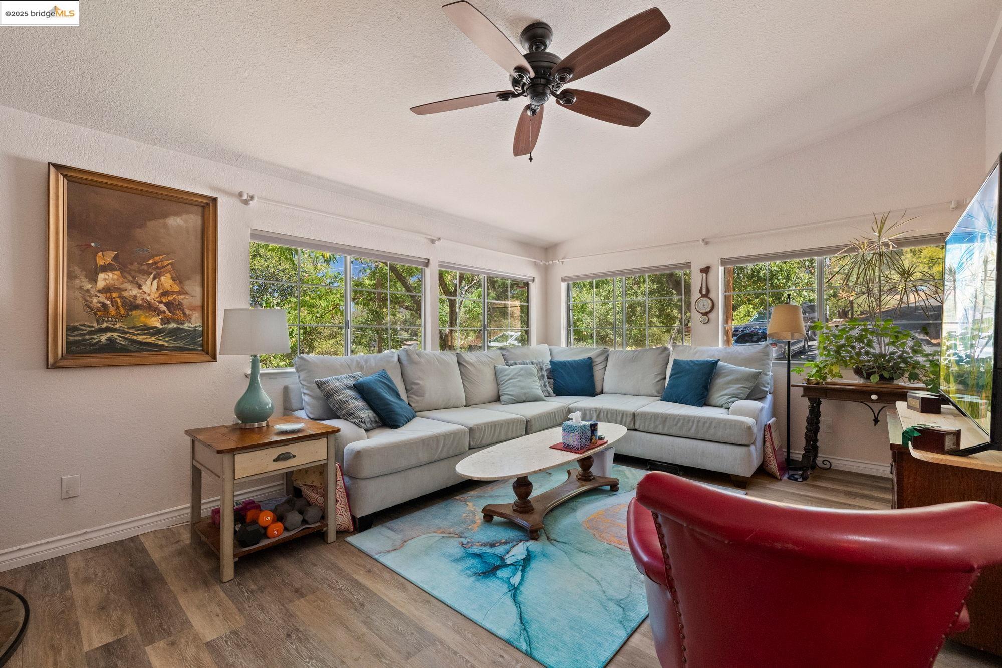 Detail Gallery Image 9 of 28 For 19326 Susan Way, Sonora,  CA 95370-9209 - 3 Beds | 2 Baths