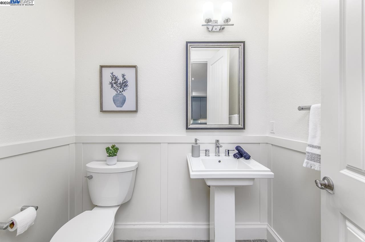 Detail Gallery Image 14 of 40 For 7018 Stags Leap Ln, Dublin,  CA 94568 - 2 Beds | 2/1 Baths
