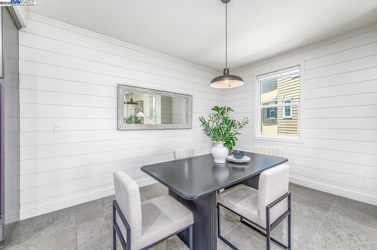 Detail Gallery Image 15 of 40 For 7018 Stags Leap Ln, Dublin,  CA 94568 - 2 Beds | 2/1 Baths