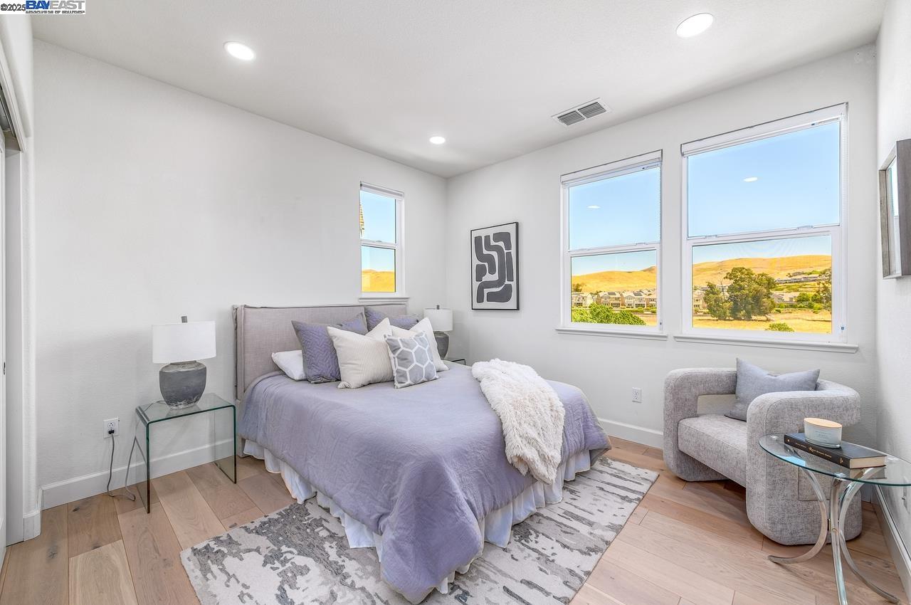 Detail Gallery Image 21 of 40 For 7018 Stags Leap Ln, Dublin,  CA 94568 - 2 Beds | 2/1 Baths
