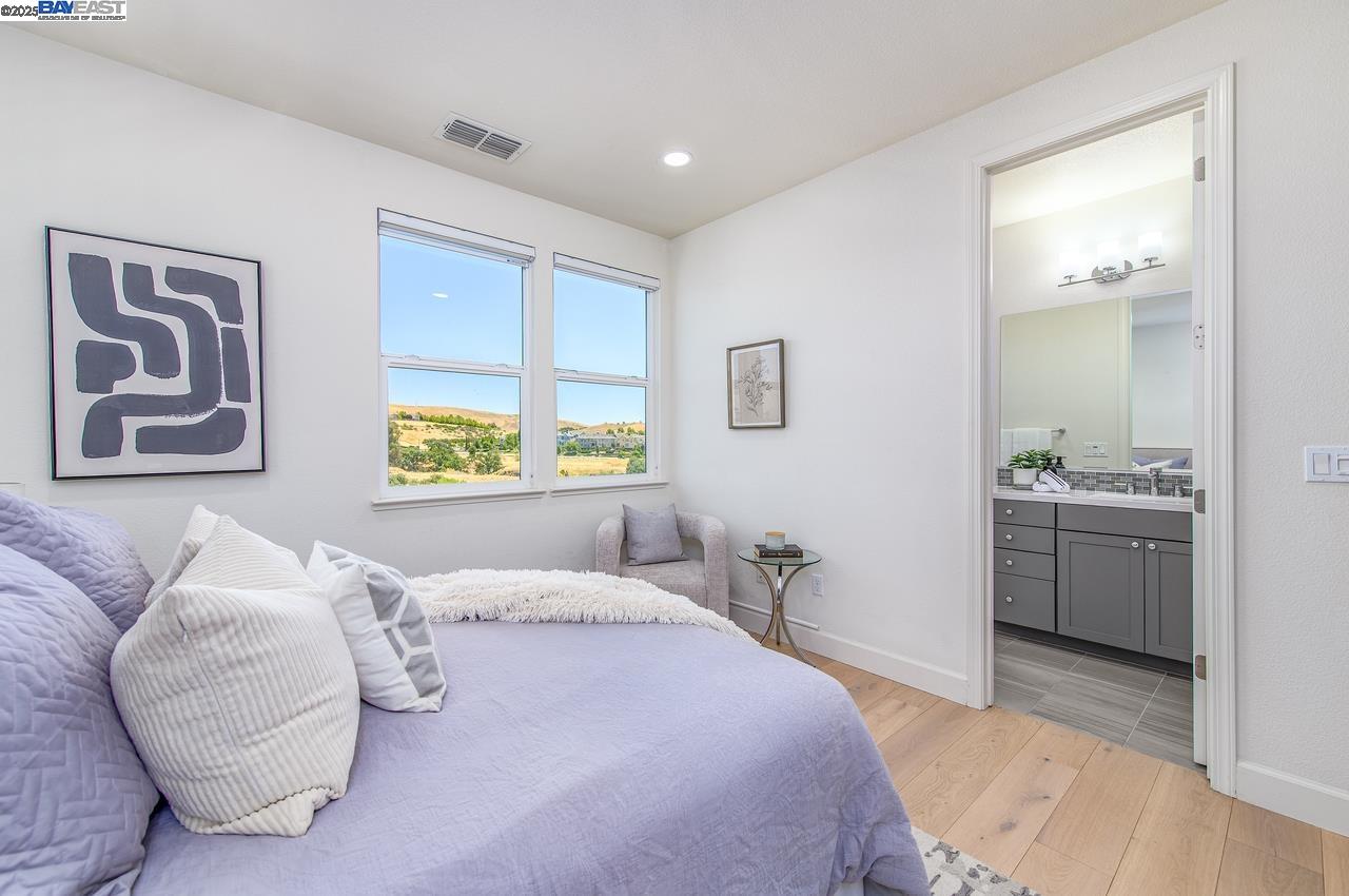 Detail Gallery Image 22 of 40 For 7018 Stags Leap Ln, Dublin,  CA 94568 - 2 Beds | 2/1 Baths