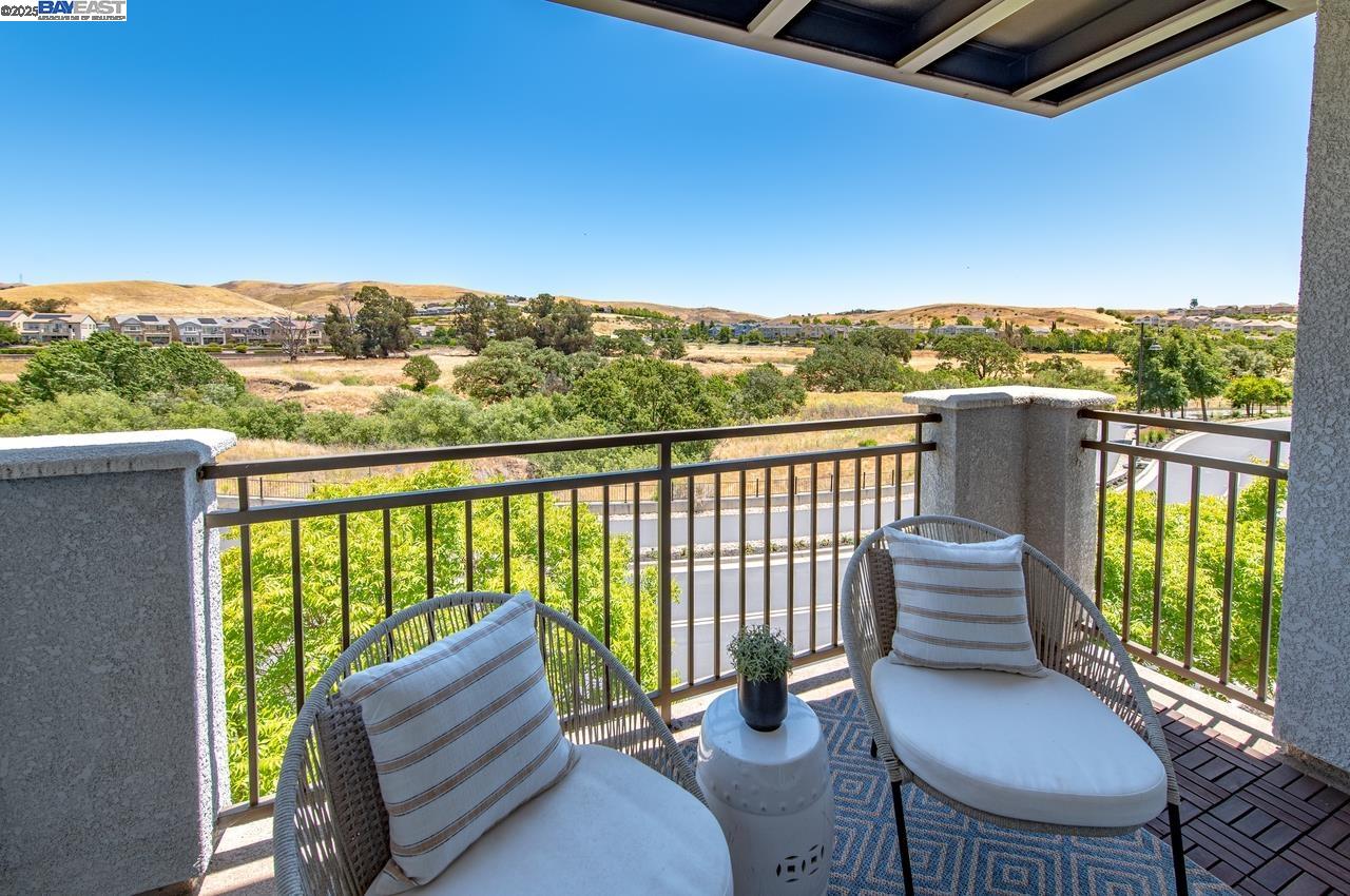 Detail Gallery Image 29 of 40 For 7018 Stags Leap Ln, Dublin,  CA 94568 - 2 Beds | 2/1 Baths