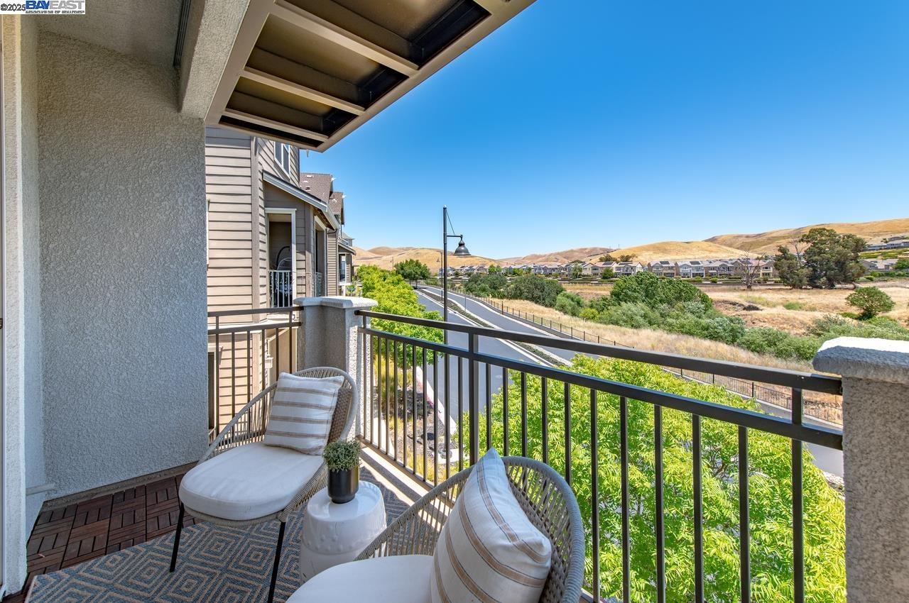 Detail Gallery Image 30 of 40 For 7018 Stags Leap Ln, Dublin,  CA 94568 - 2 Beds | 2/1 Baths