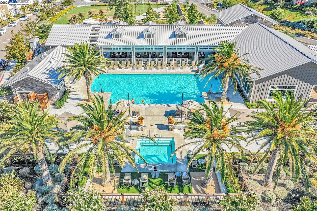 Detail Gallery Image 34 of 40 For 7018 Stags Leap Ln, Dublin,  CA 94568 - 2 Beds | 2/1 Baths