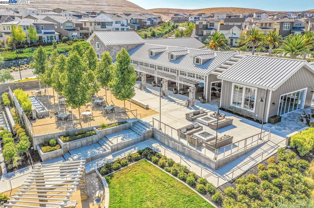 Detail Gallery Image 39 of 40 For 7018 Stags Leap Ln, Dublin,  CA 94568 - 2 Beds | 2/1 Baths