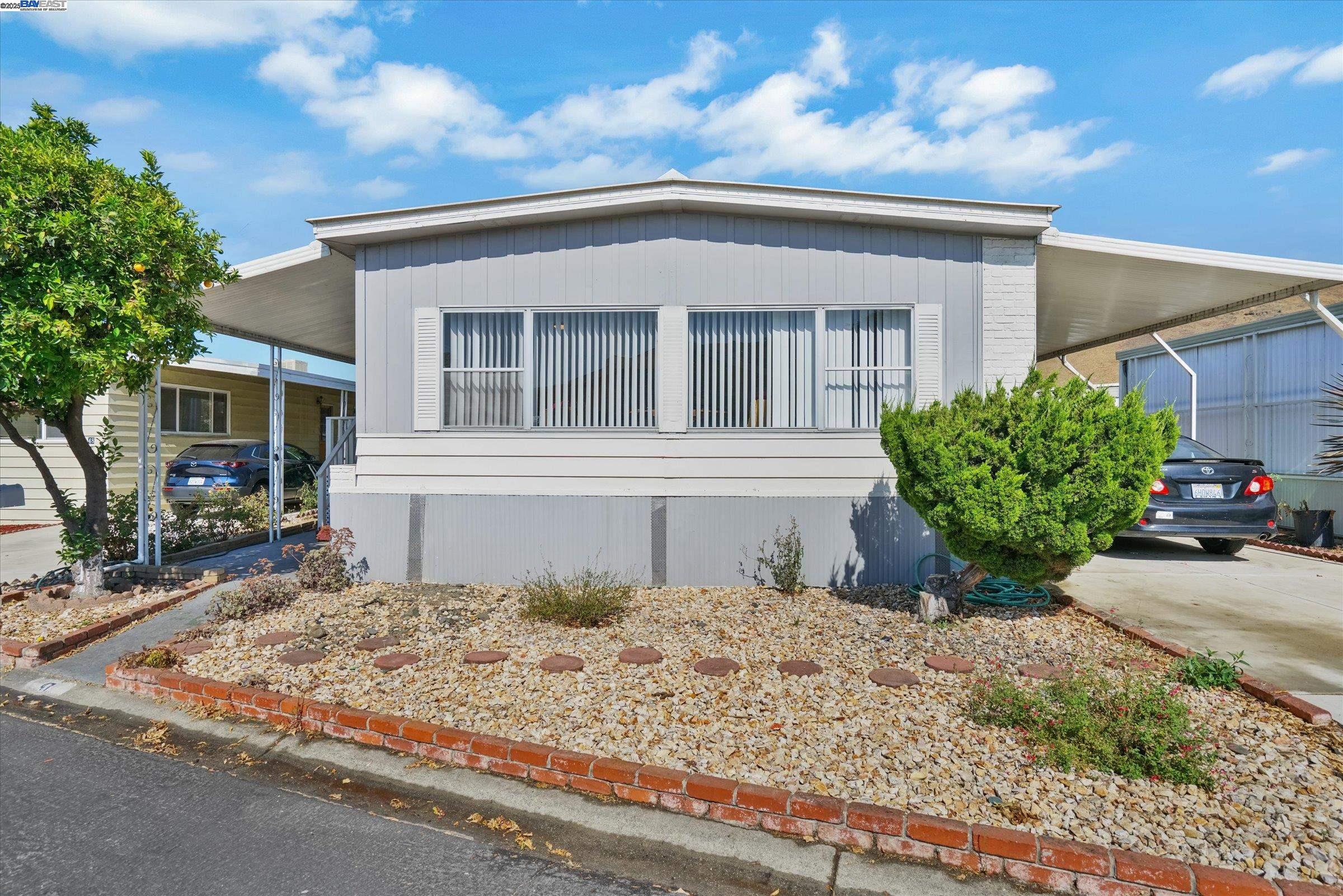 Detail Gallery Image 1 of 37 For 711 Old Canyon Rd #47,  Fremont,  CA 94536 - 2 Beds | 2 Baths