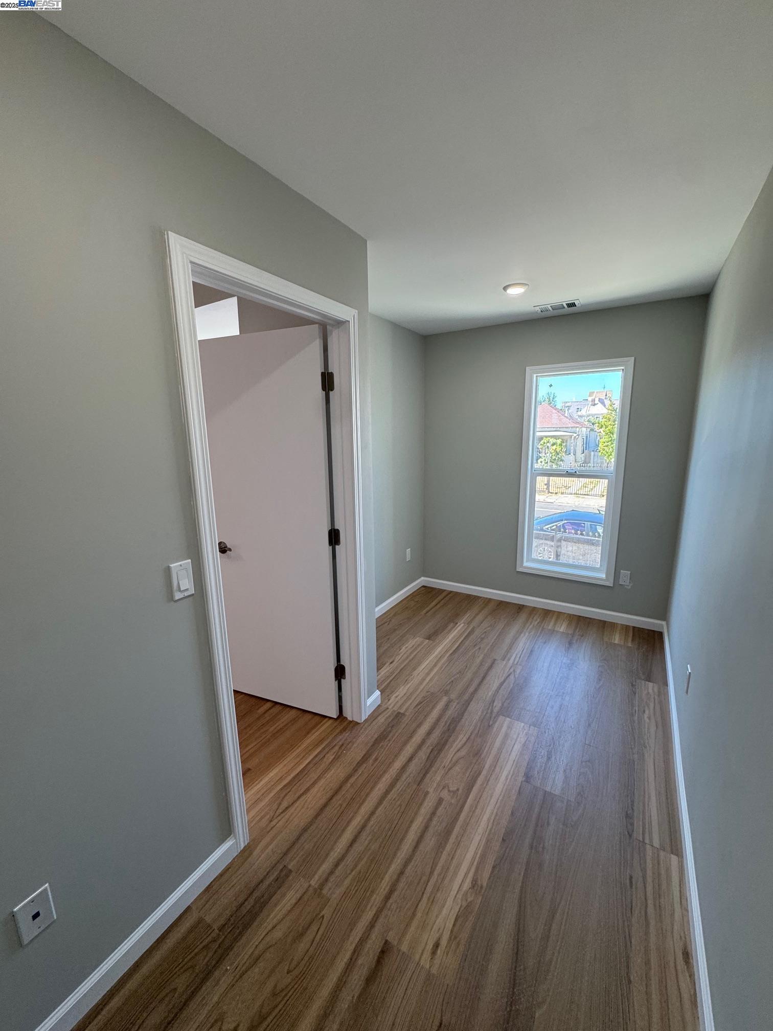 Detail Gallery Image 14 of 18 For 716 Foothill Blvd, Oakland,  CA 94606 - 2 Beds | 1 Baths