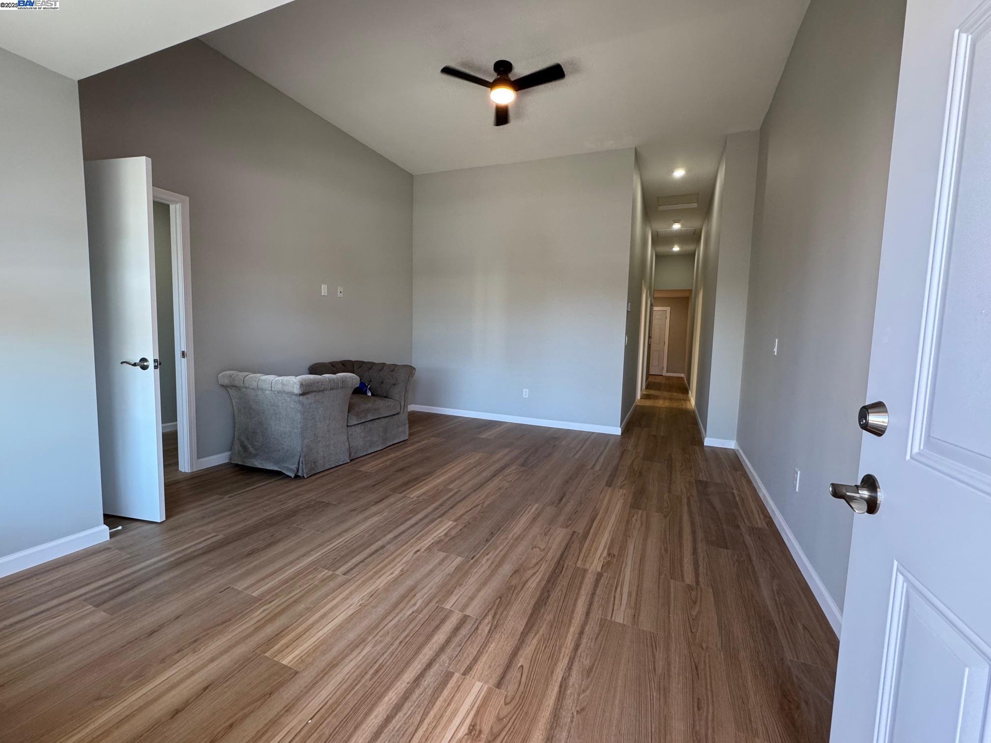 Detail Gallery Image 6 of 18 For 716 Foothill Blvd, Oakland,  CA 94606 - 2 Beds | 1 Baths