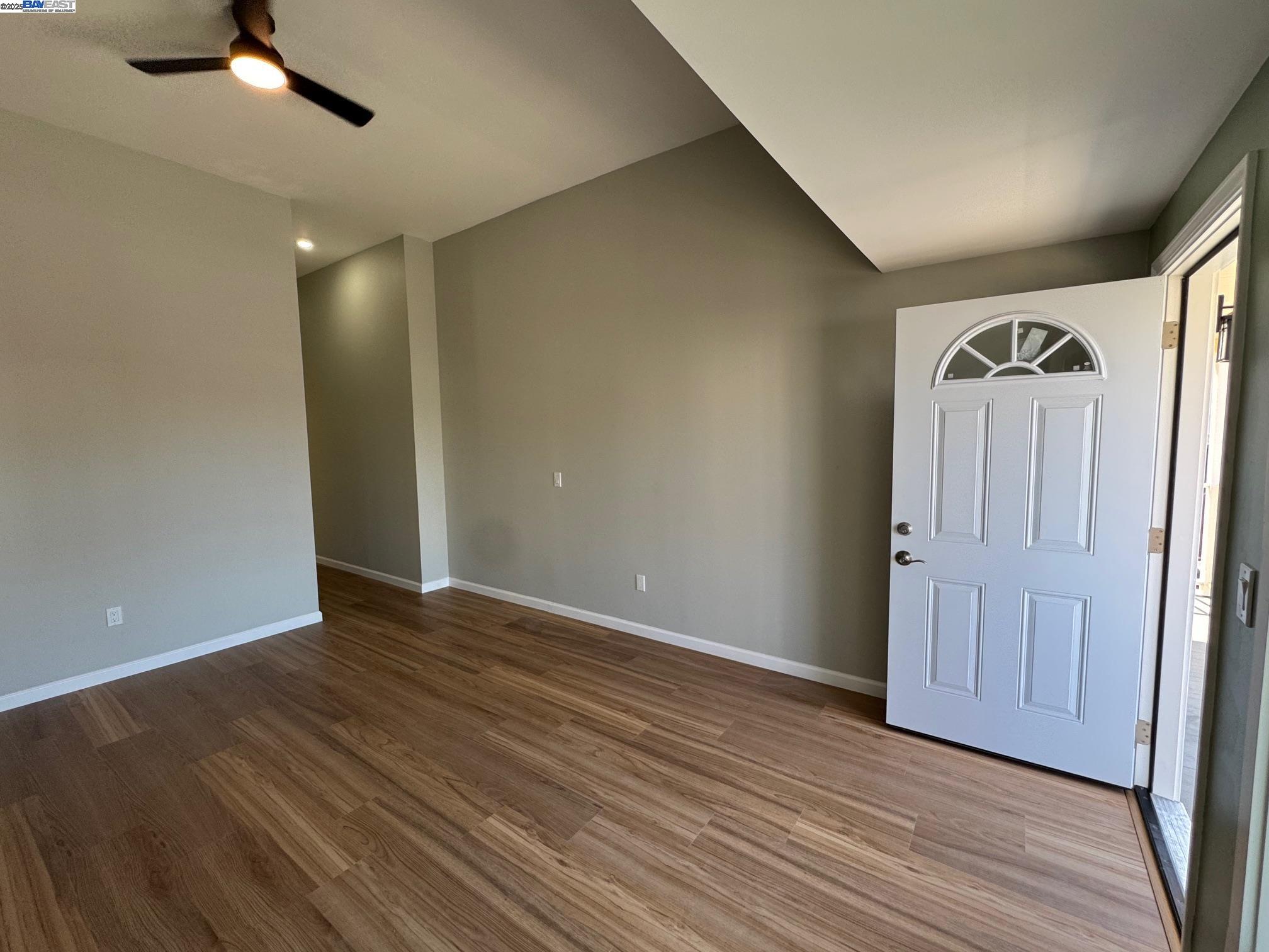 Detail Gallery Image 7 of 18 For 716 Foothill Blvd, Oakland,  CA 94606 - 2 Beds | 1 Baths