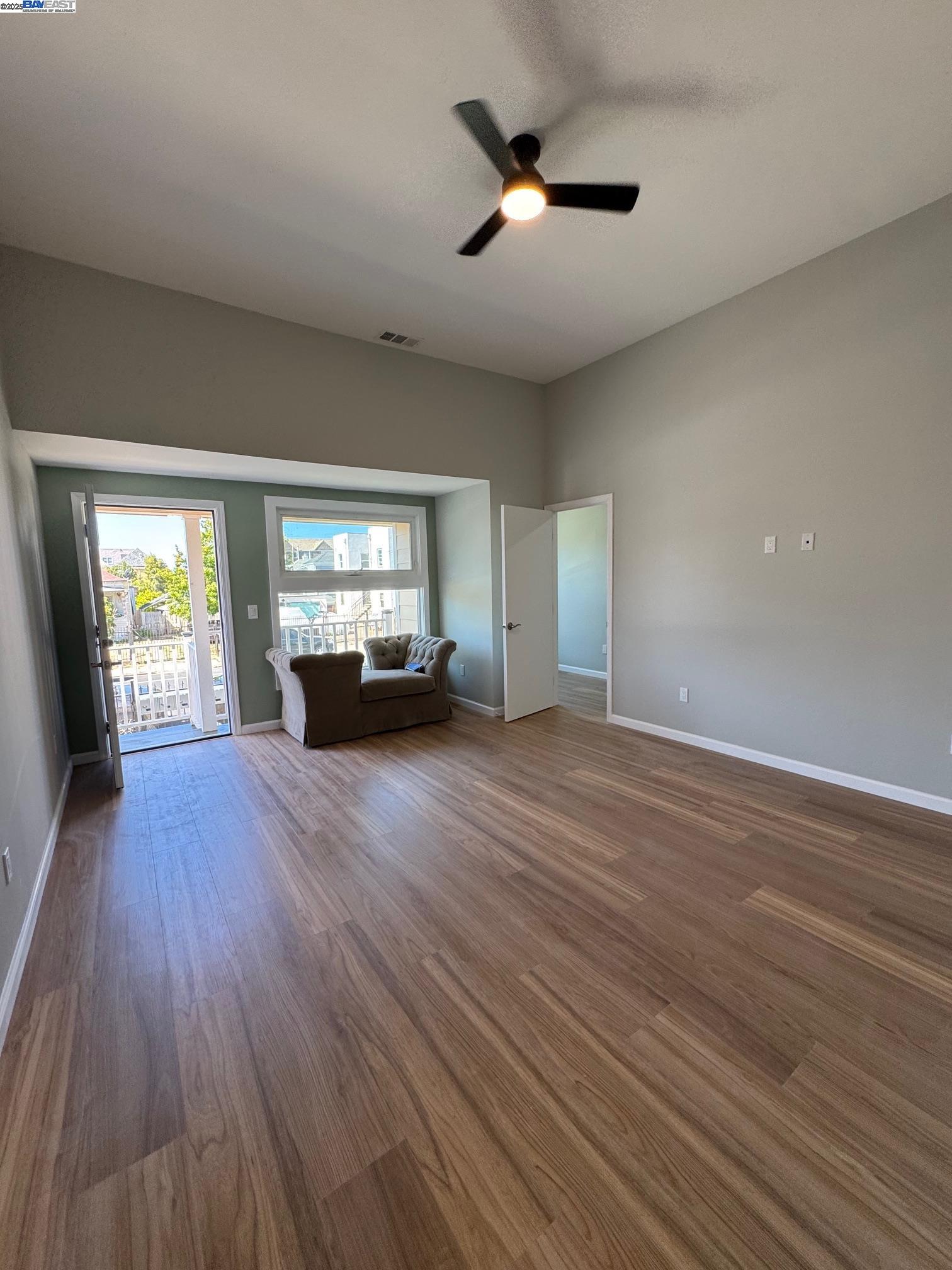 Detail Gallery Image 8 of 18 For 716 Foothill Blvd, Oakland,  CA 94606 - 2 Beds | 1 Baths