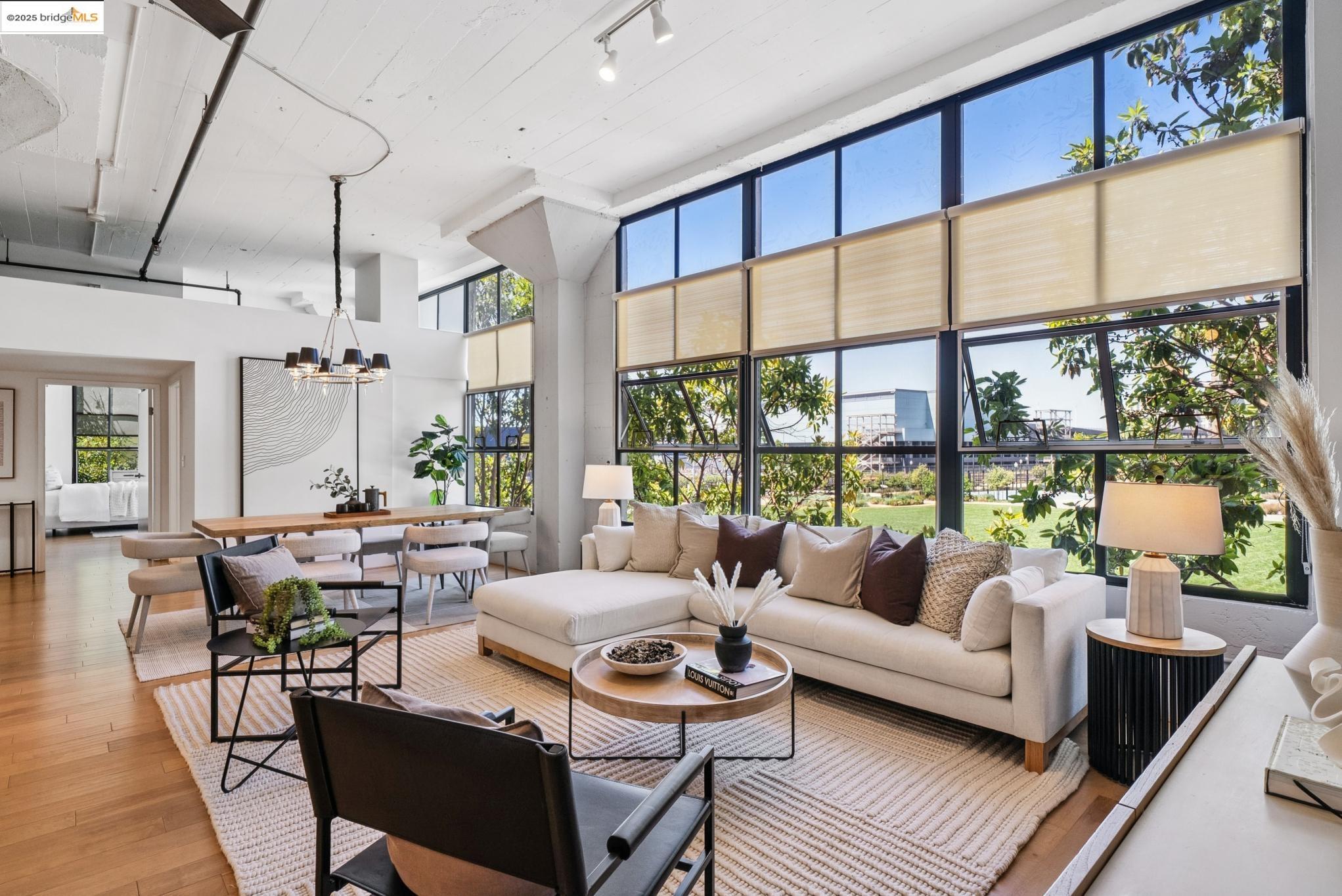 Detail Gallery Image 1 of 38 For 1500 Park Ave. #212,  Emeryville,  CA 94608 - 2 Beds | 2 Baths
