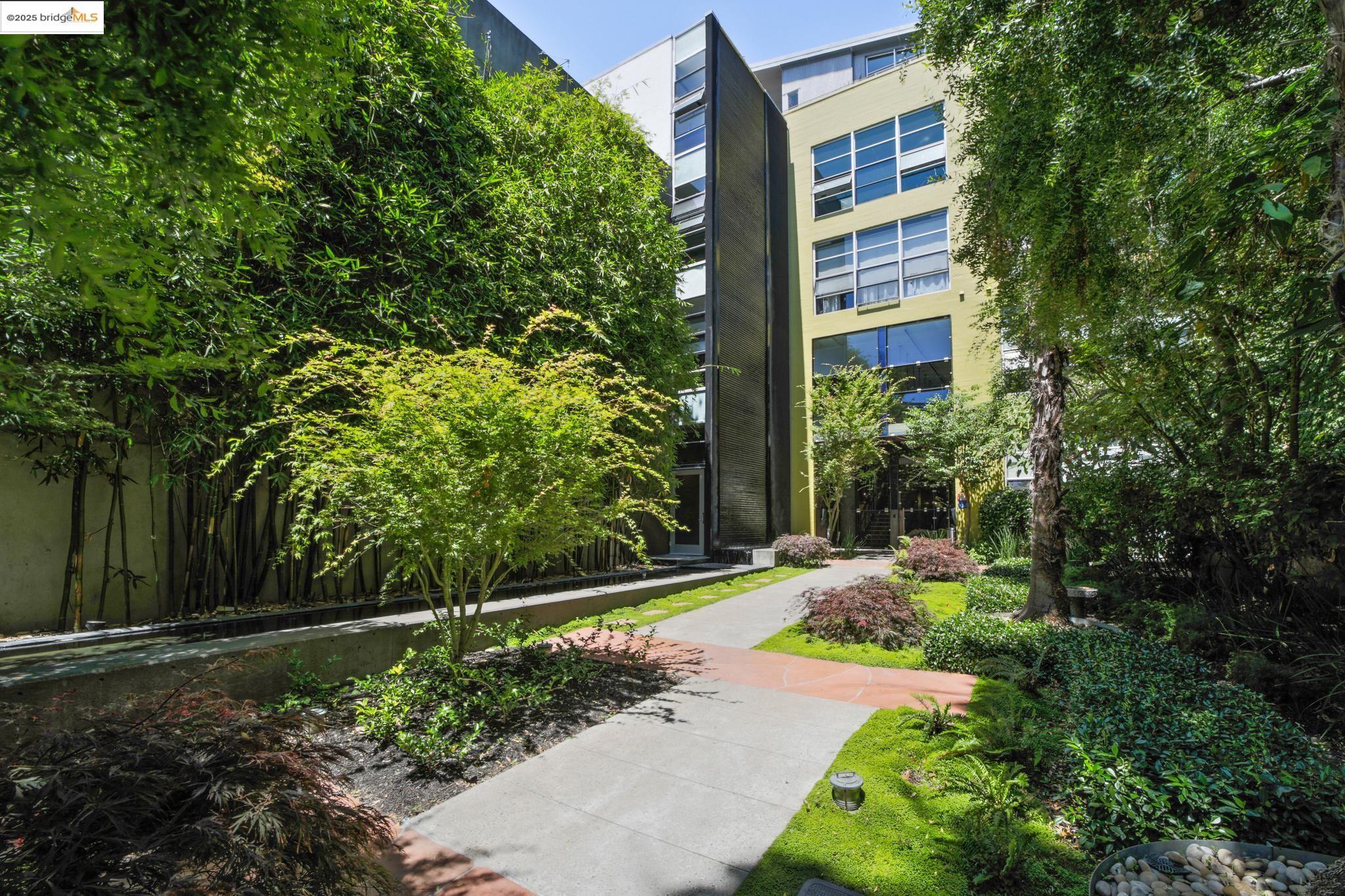 Detail Gallery Image 2 of 38 For 1500 Park Ave. #212,  Emeryville,  CA 94608 - 2 Beds | 2 Baths