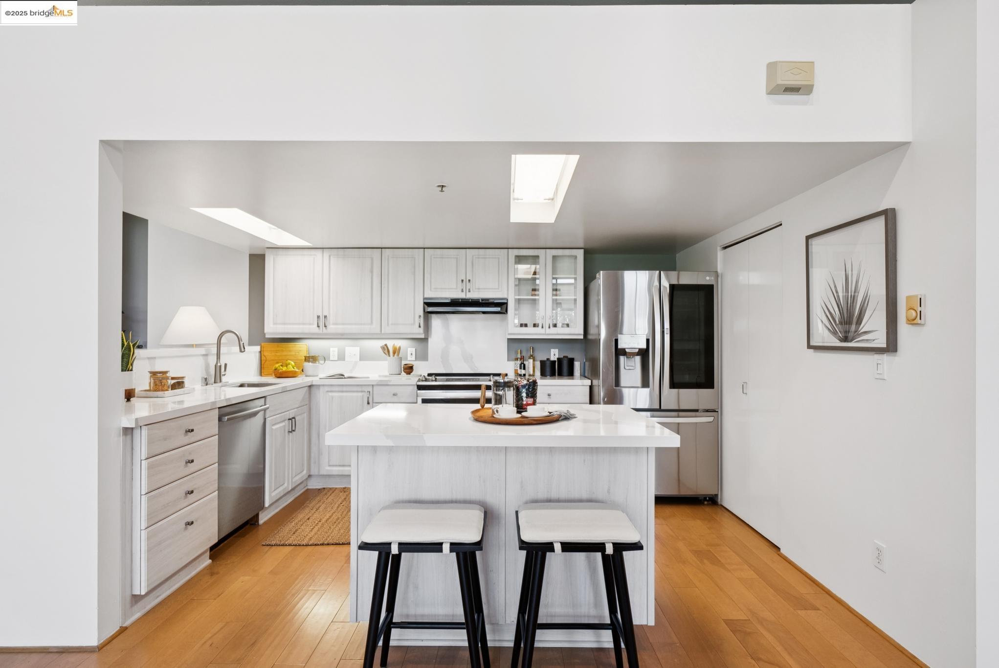 Detail Gallery Image 11 of 38 For 1500 Park Ave. #212,  Emeryville,  CA 94608 - 2 Beds | 2 Baths