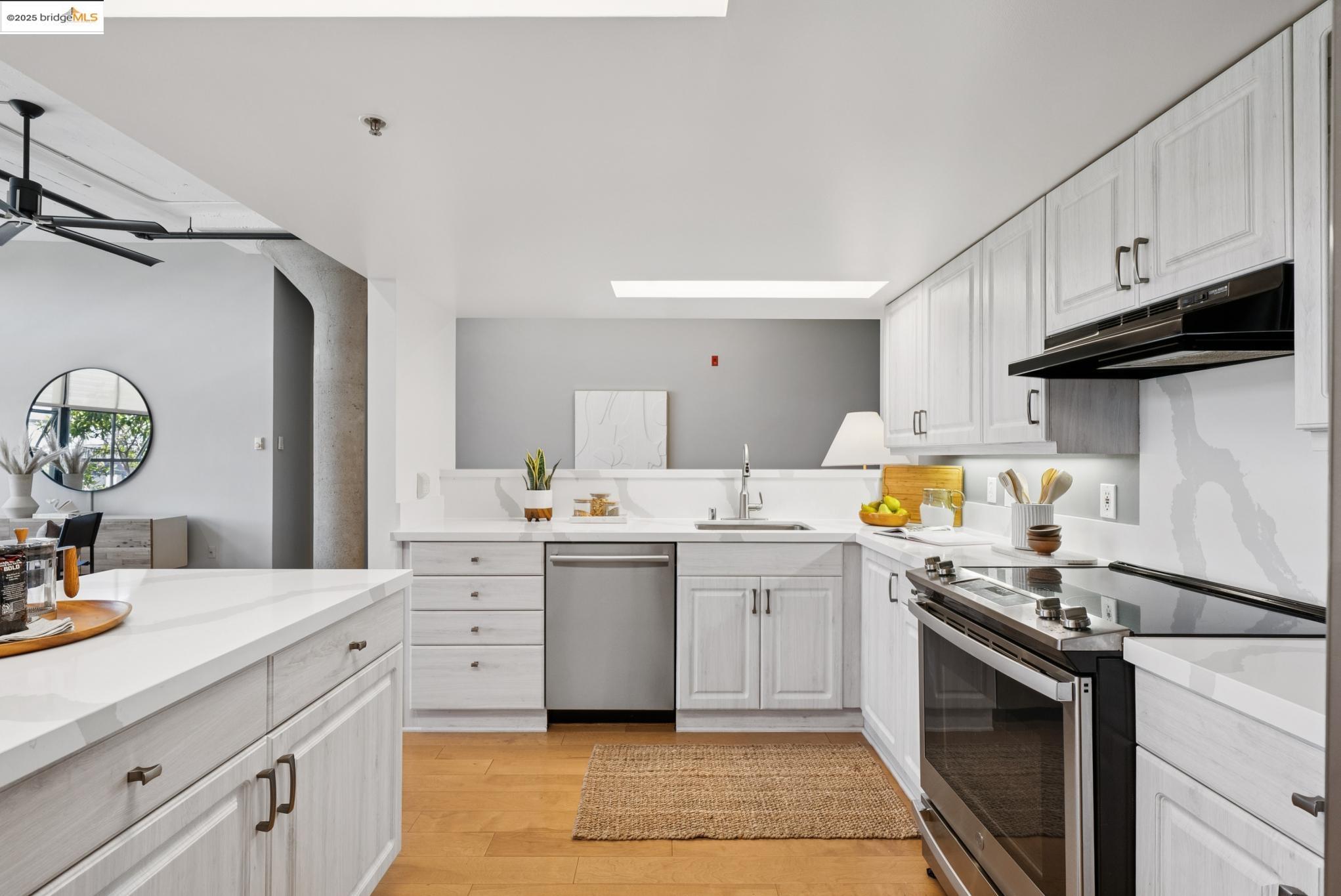 Detail Gallery Image 12 of 38 For 1500 Park Ave. #212,  Emeryville,  CA 94608 - 2 Beds | 2 Baths